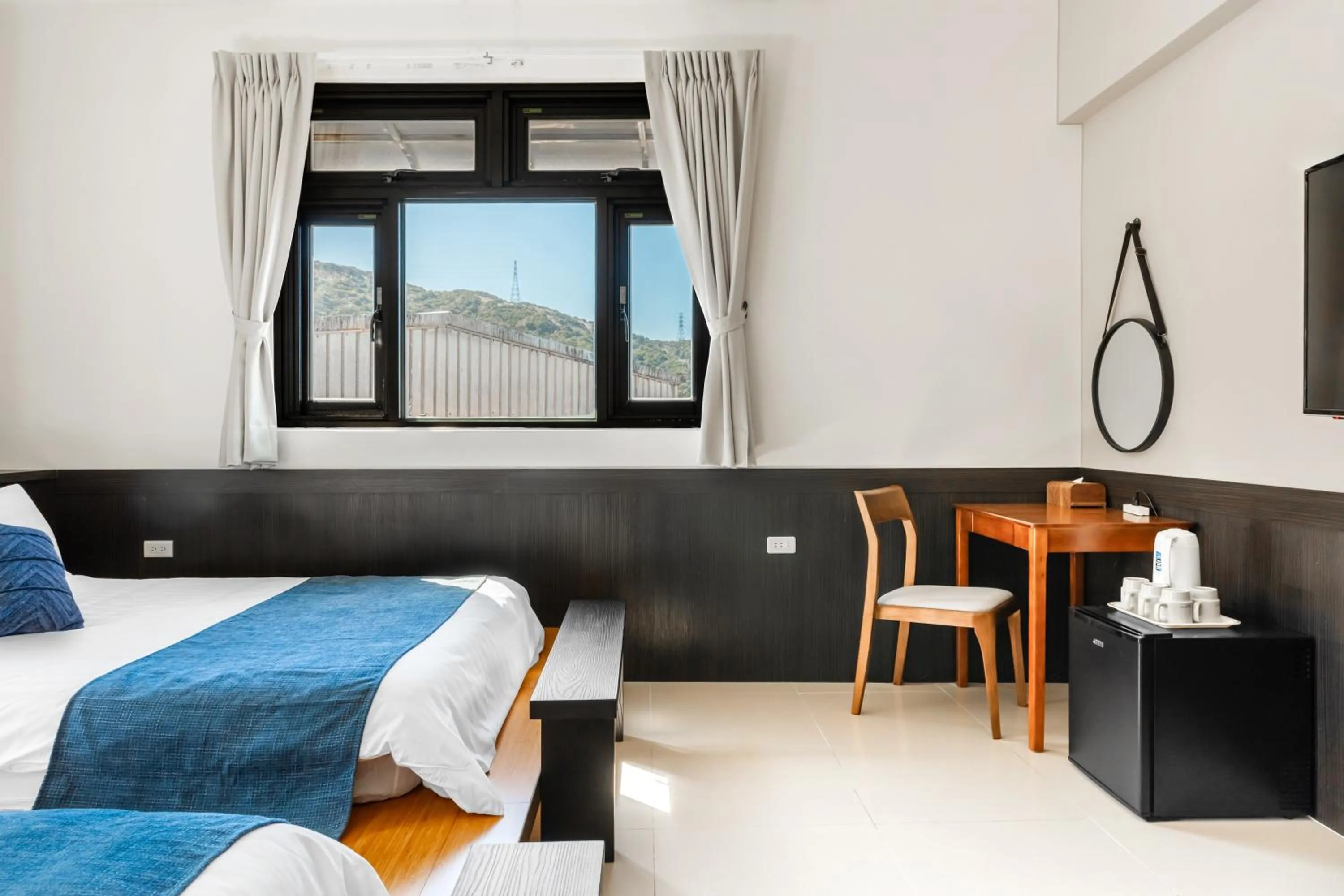 Photo of the whole room, Bed in Harmony Smart Stay