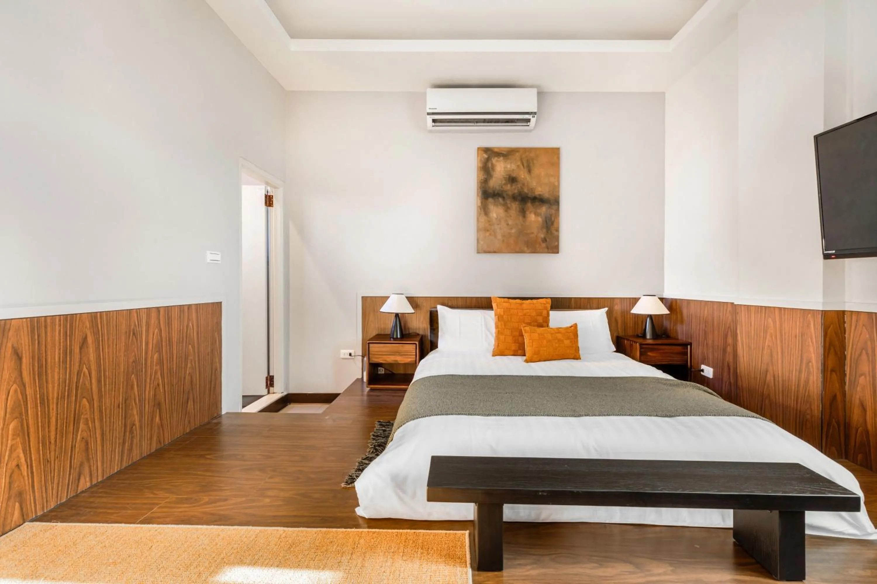 Photo of the whole room, Bed in Harmony Smart Stay