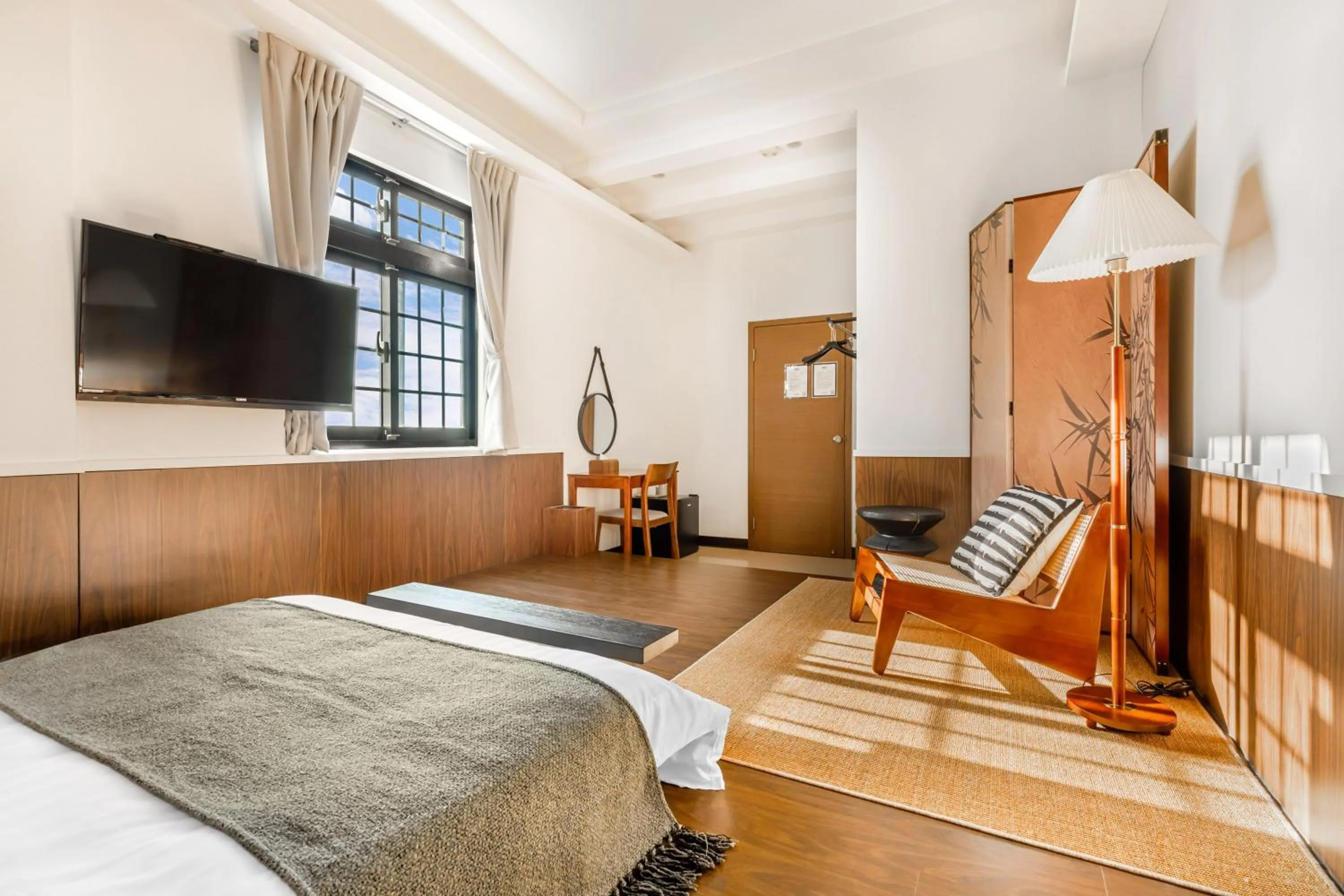 Photo of the whole room, Bed in Harmony Smart Stay