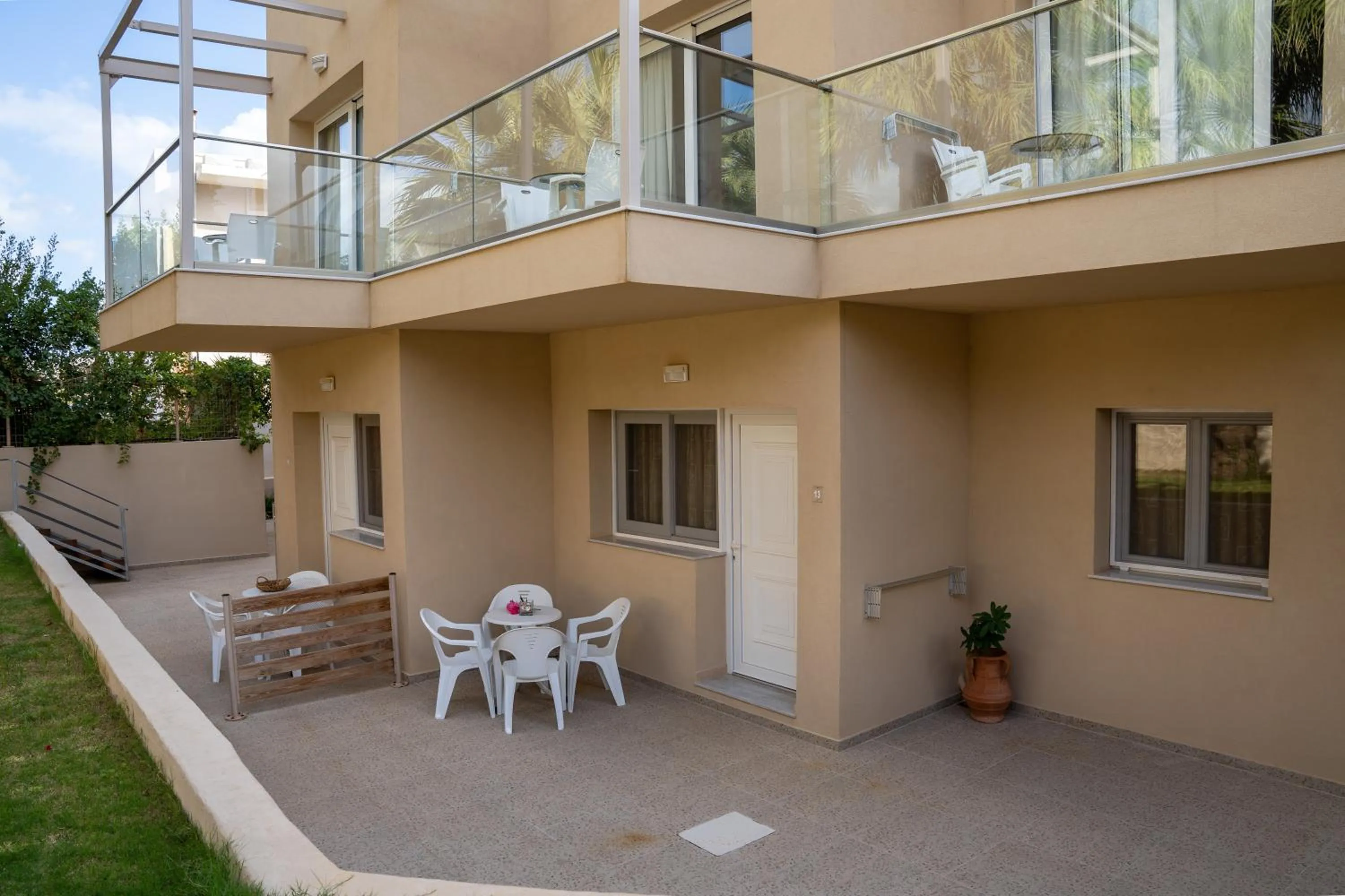 Facade/entrance in Blue Sky Apartments