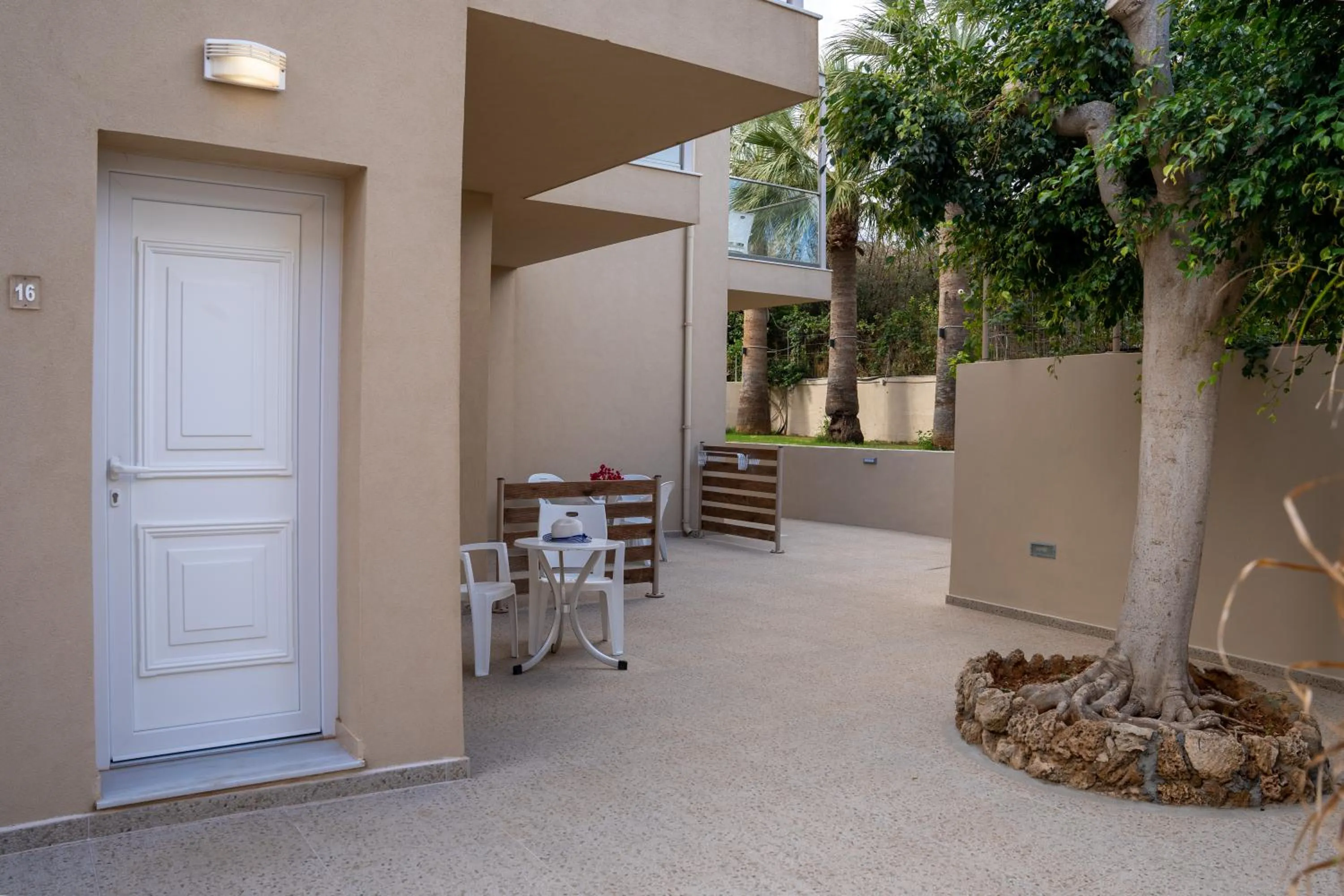 Facade/entrance in Blue Sky Apartments