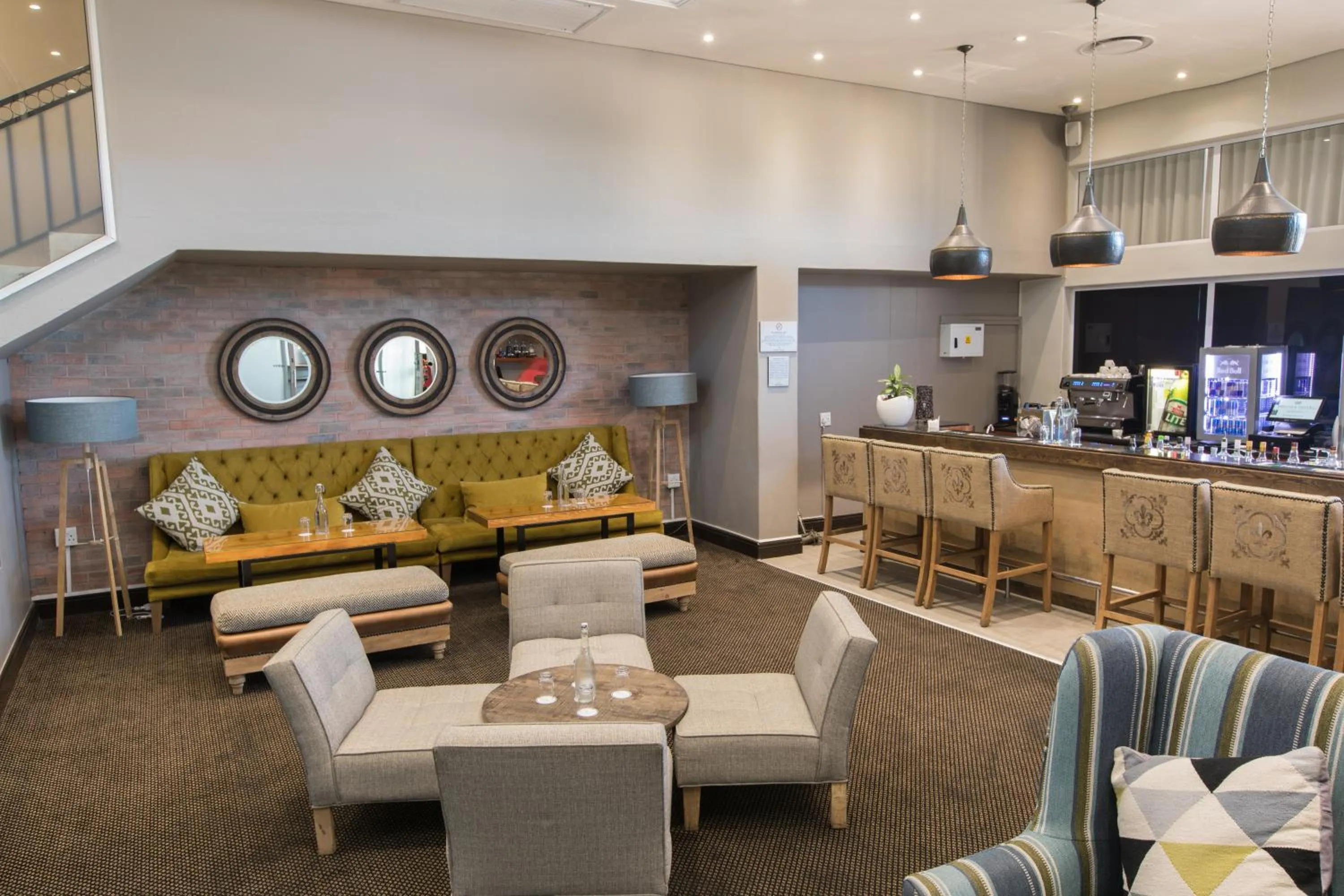 Lounge or bar in Protea Hotel by Marriott Stellenbosch & Conference Centre
