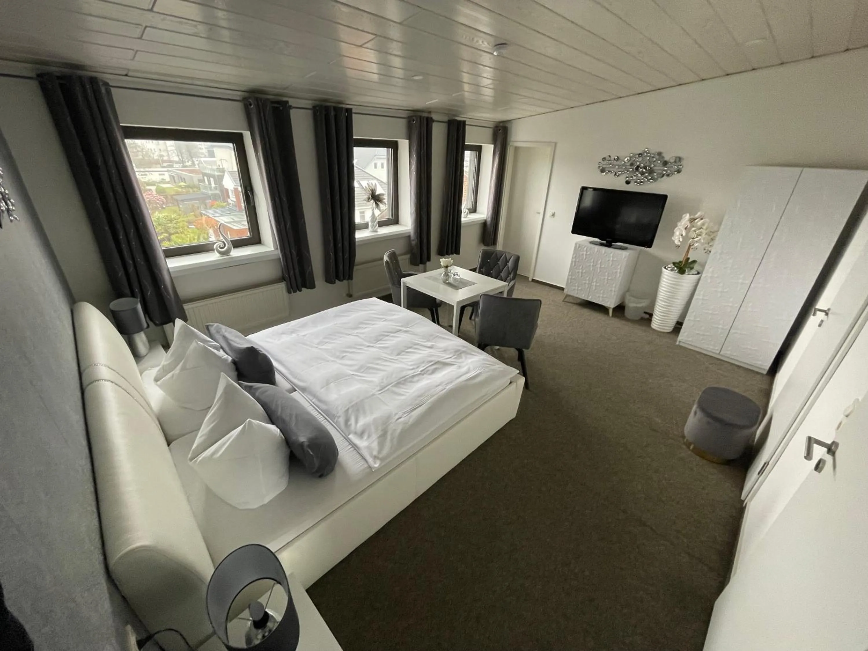 Bed in Hotel Schwanenburg