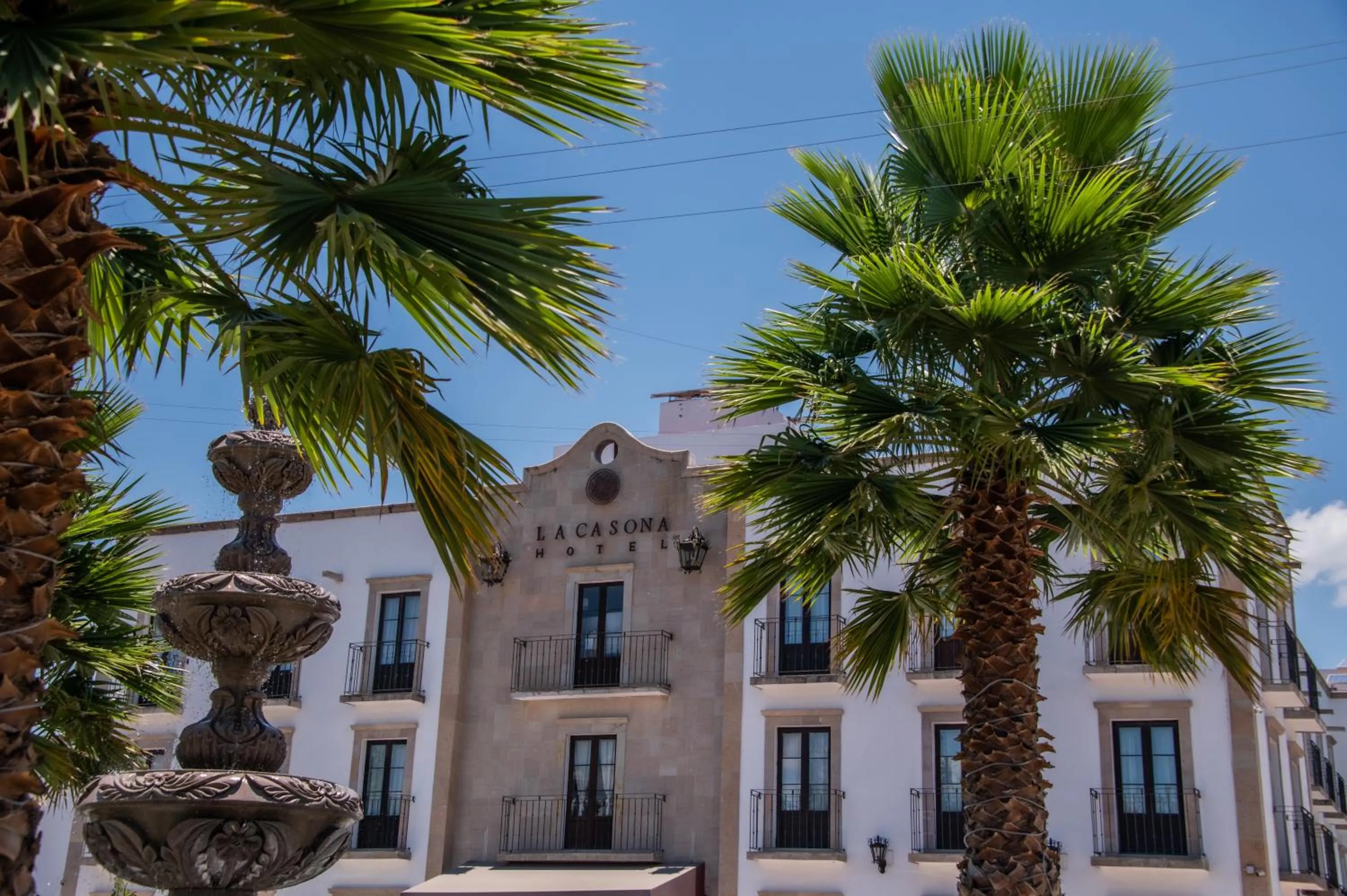Facade/entrance in Hotel La Casona 30
