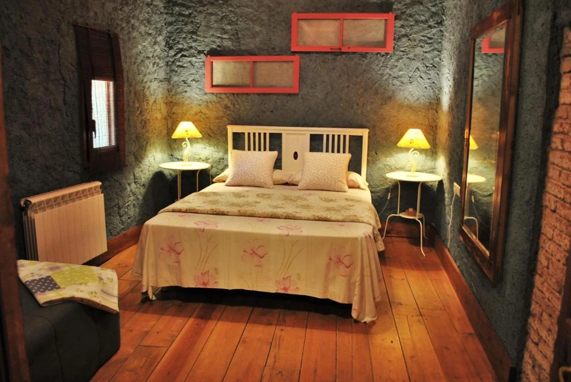 Photo of the whole room, Bed in Masia El Canalot - Molí Del Pont