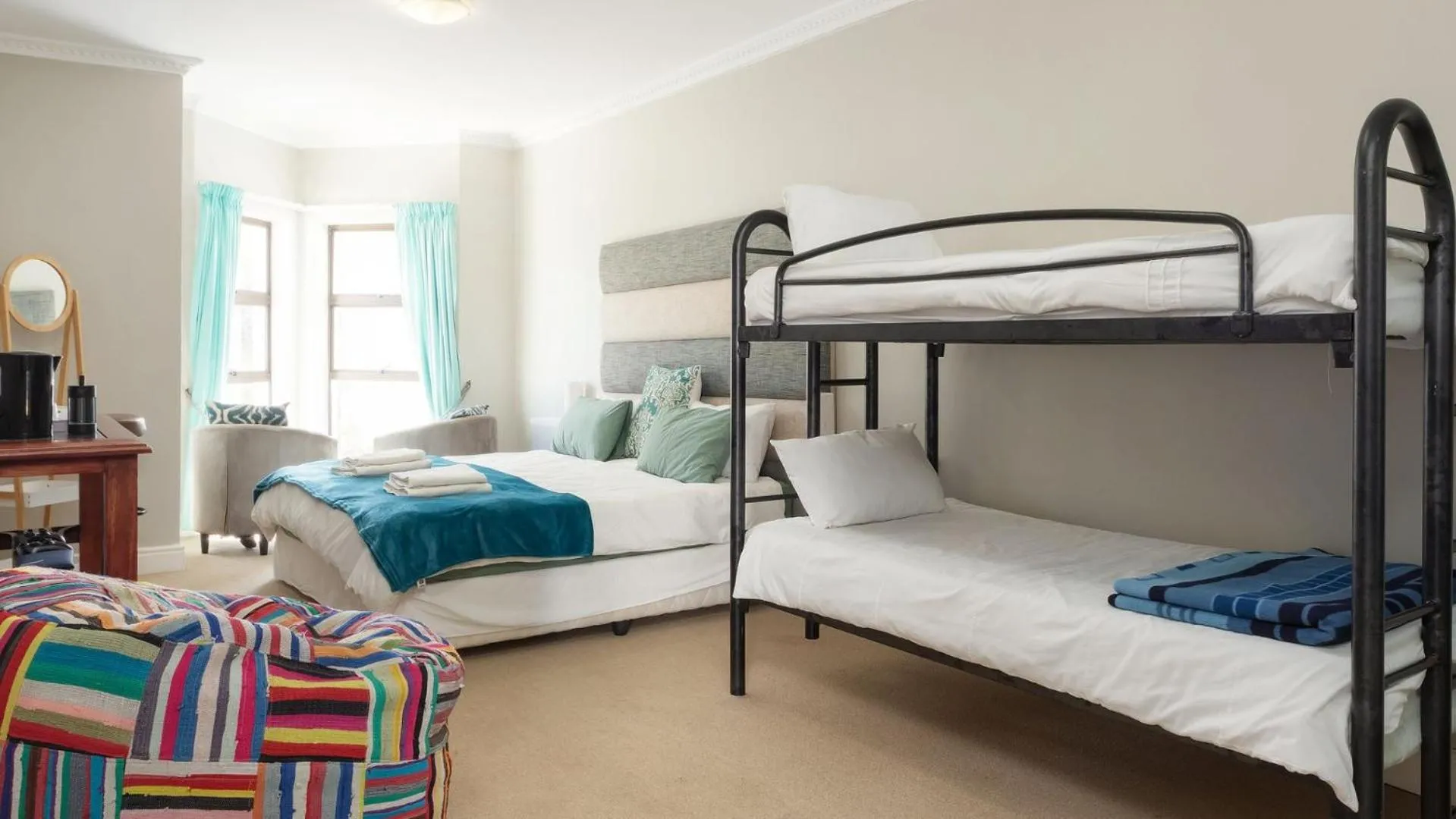 Bed in Fly Me To The Moon Guesthouse