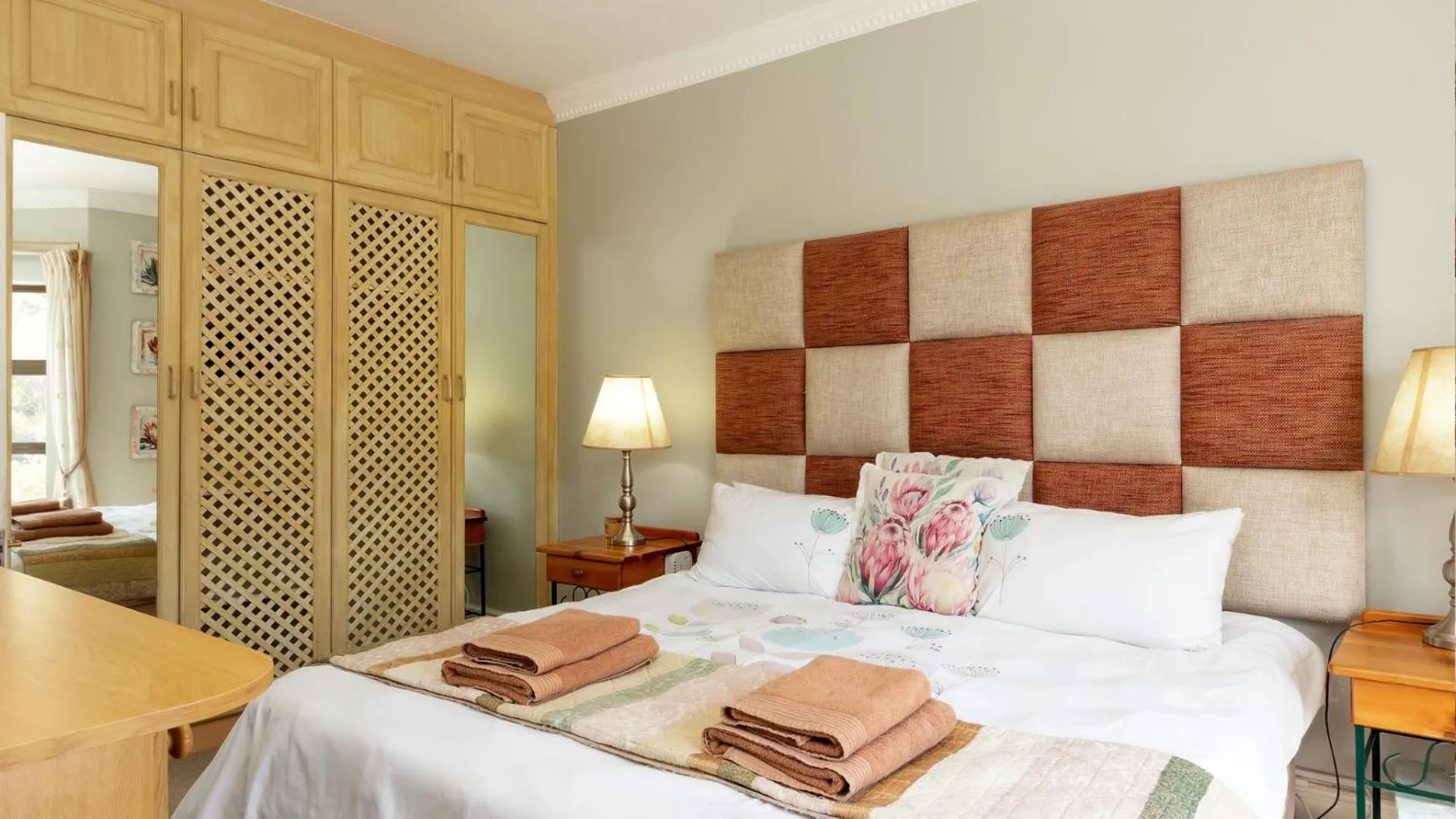Bed in Fly Me To The Moon Guesthouse