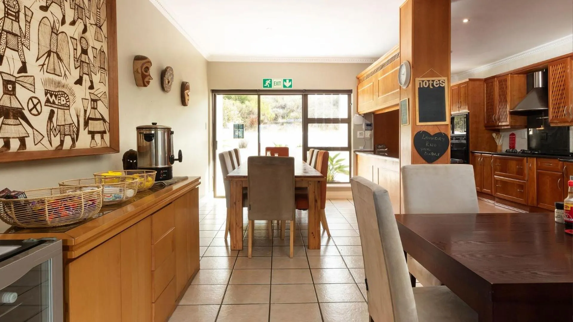 Dining area in Fly Me To The Moon Guesthouse