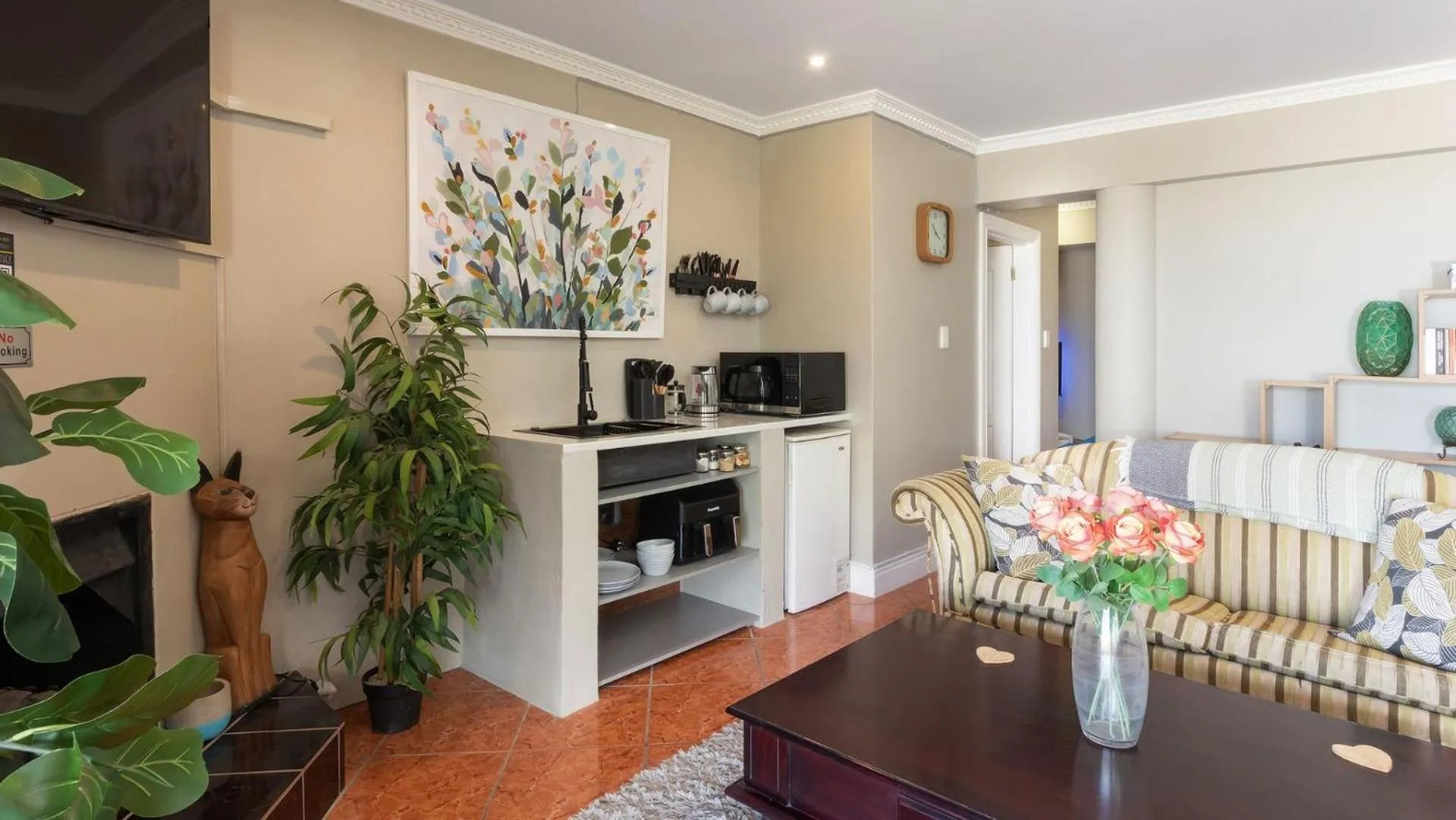Kitchen or kitchenette in Fly Me To The Moon Guesthouse