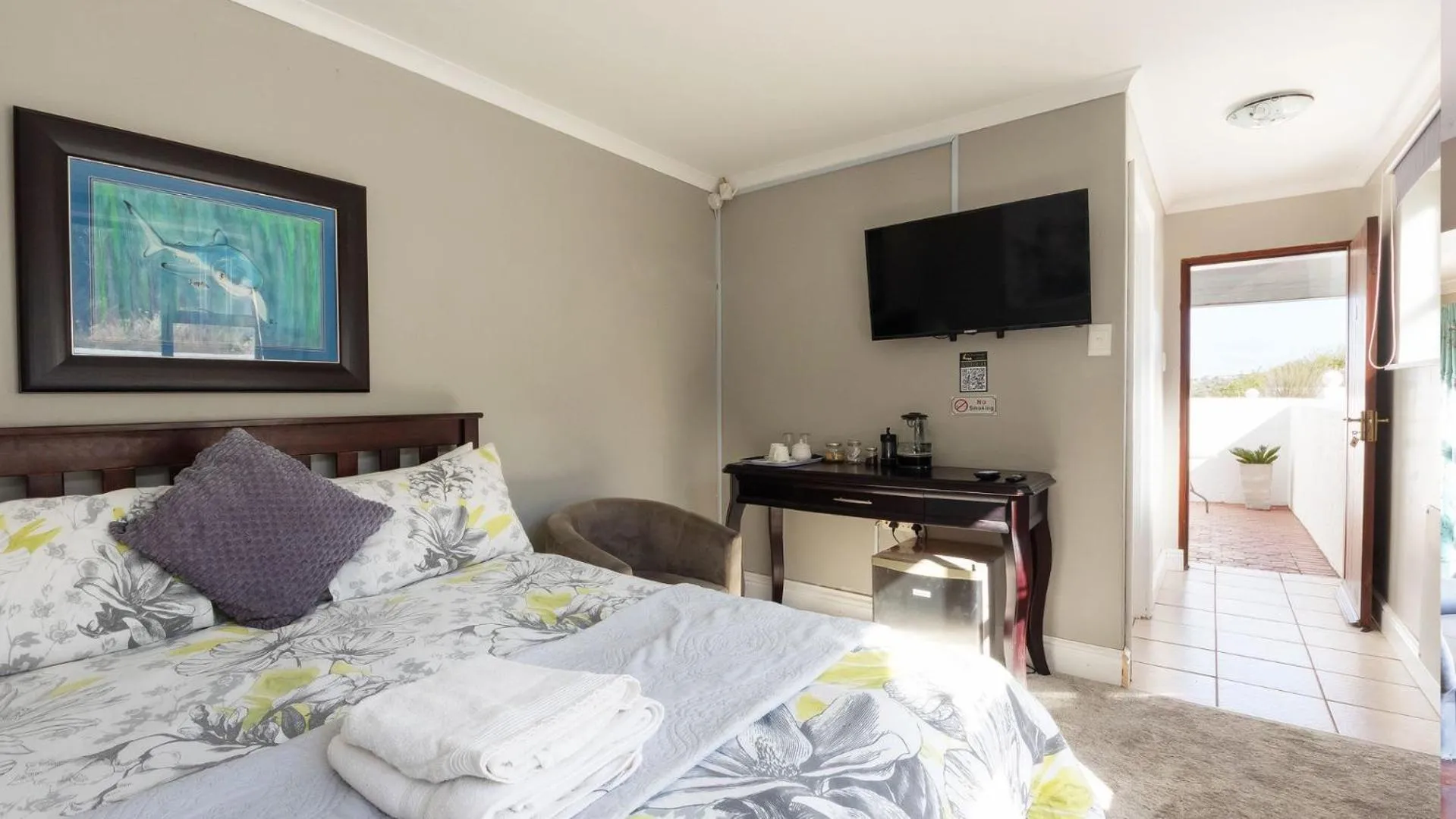Bed in Fly Me To The Moon Guesthouse