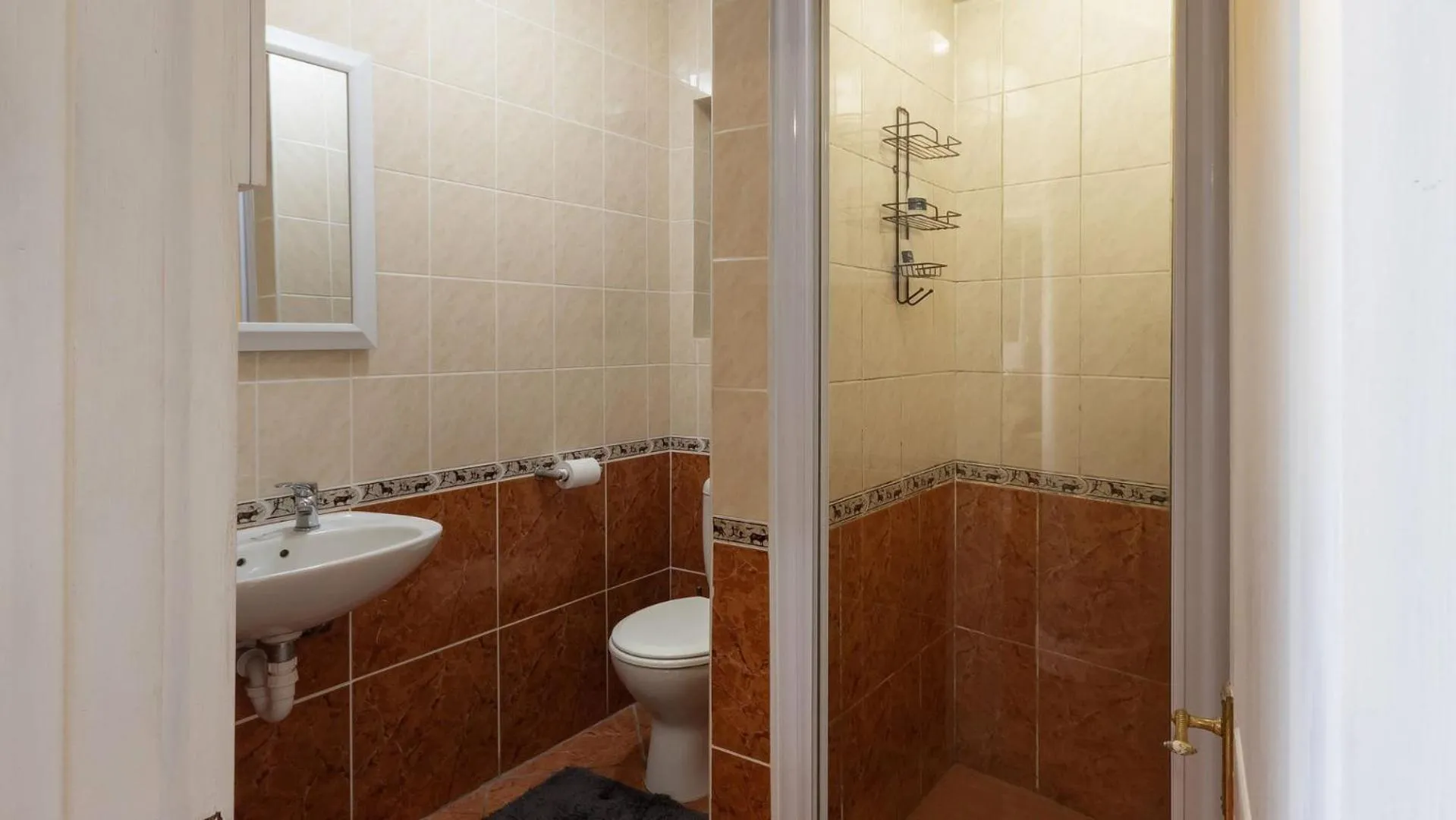 Bathroom in Fly Me To The Moon Guesthouse