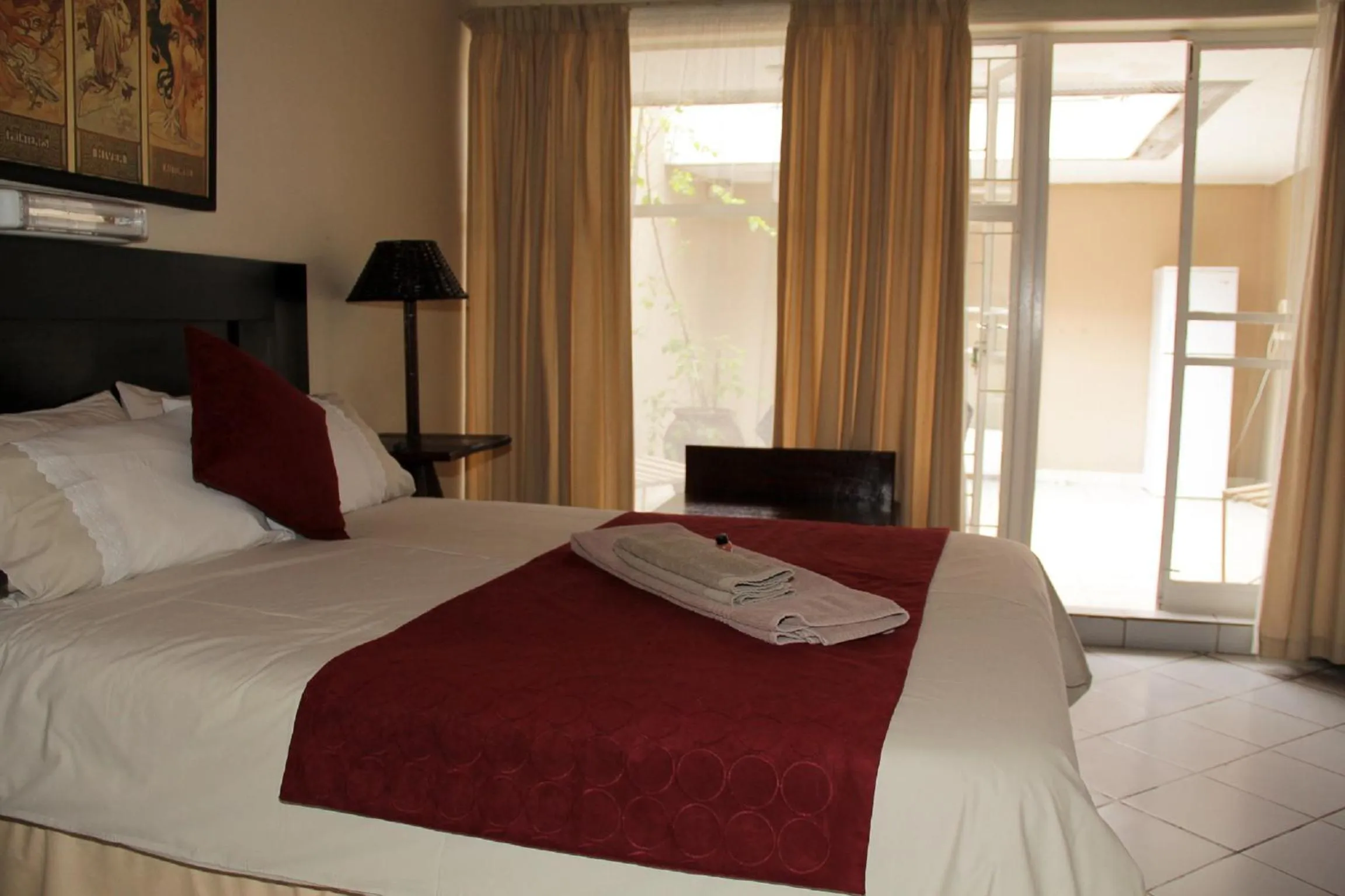 Bedroom, Bed in Rustenburg Guesthouse