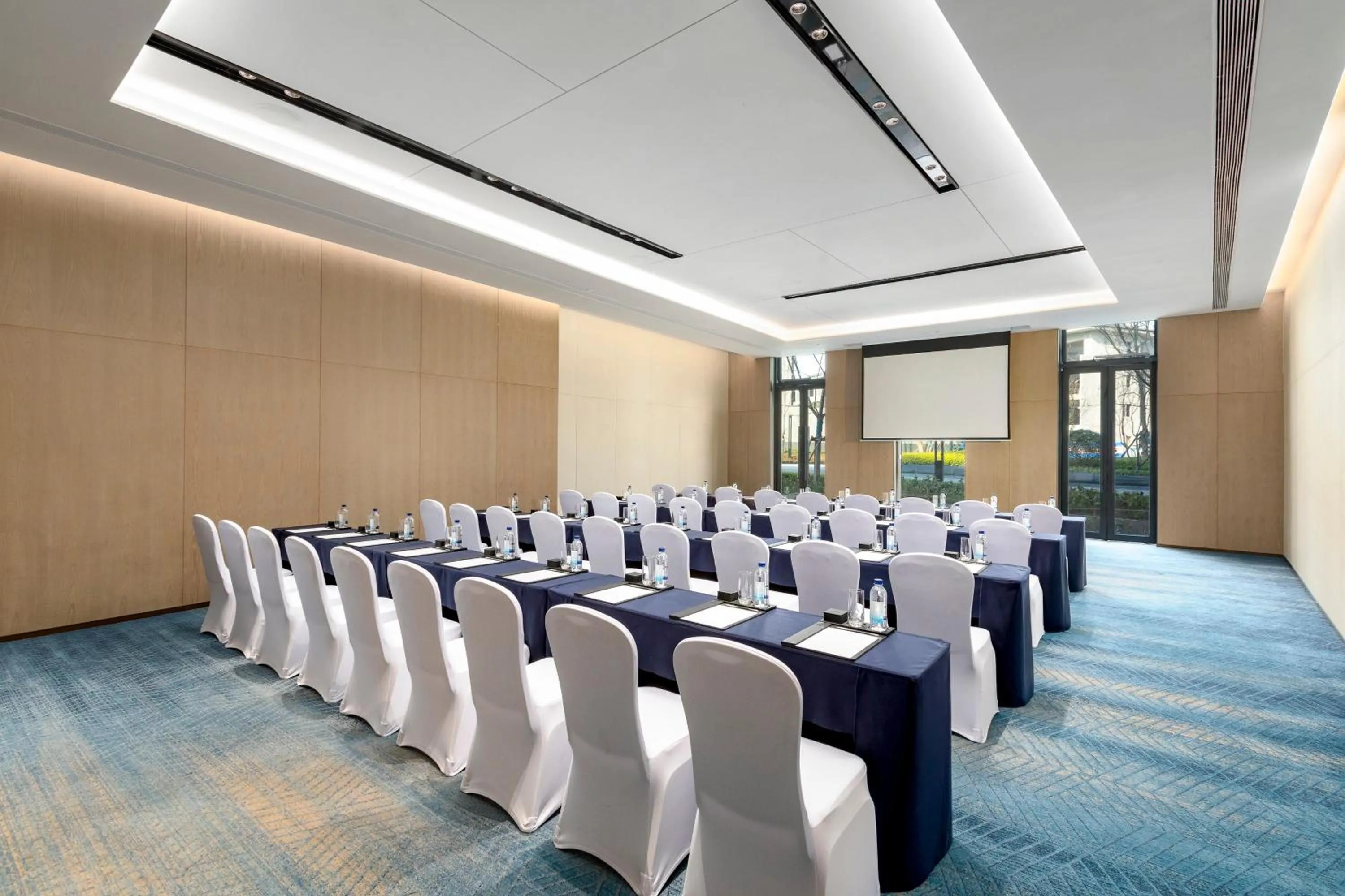 Meeting/conference room in Holiday Inn Xianyang Shuangzhao Lake by IHG