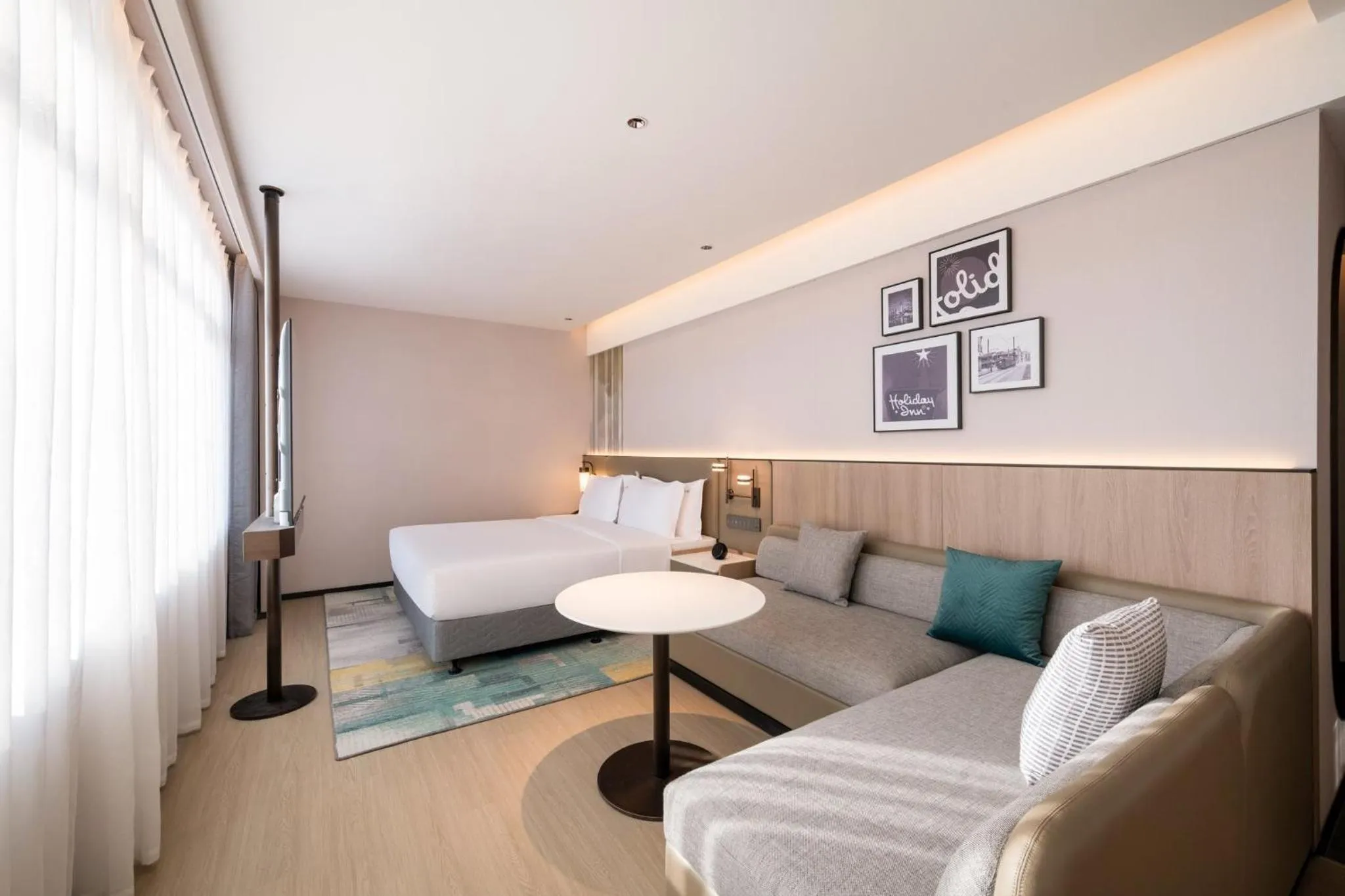 Photo of the whole room in Holiday Inn Shanghai Tourism Zone by IHG