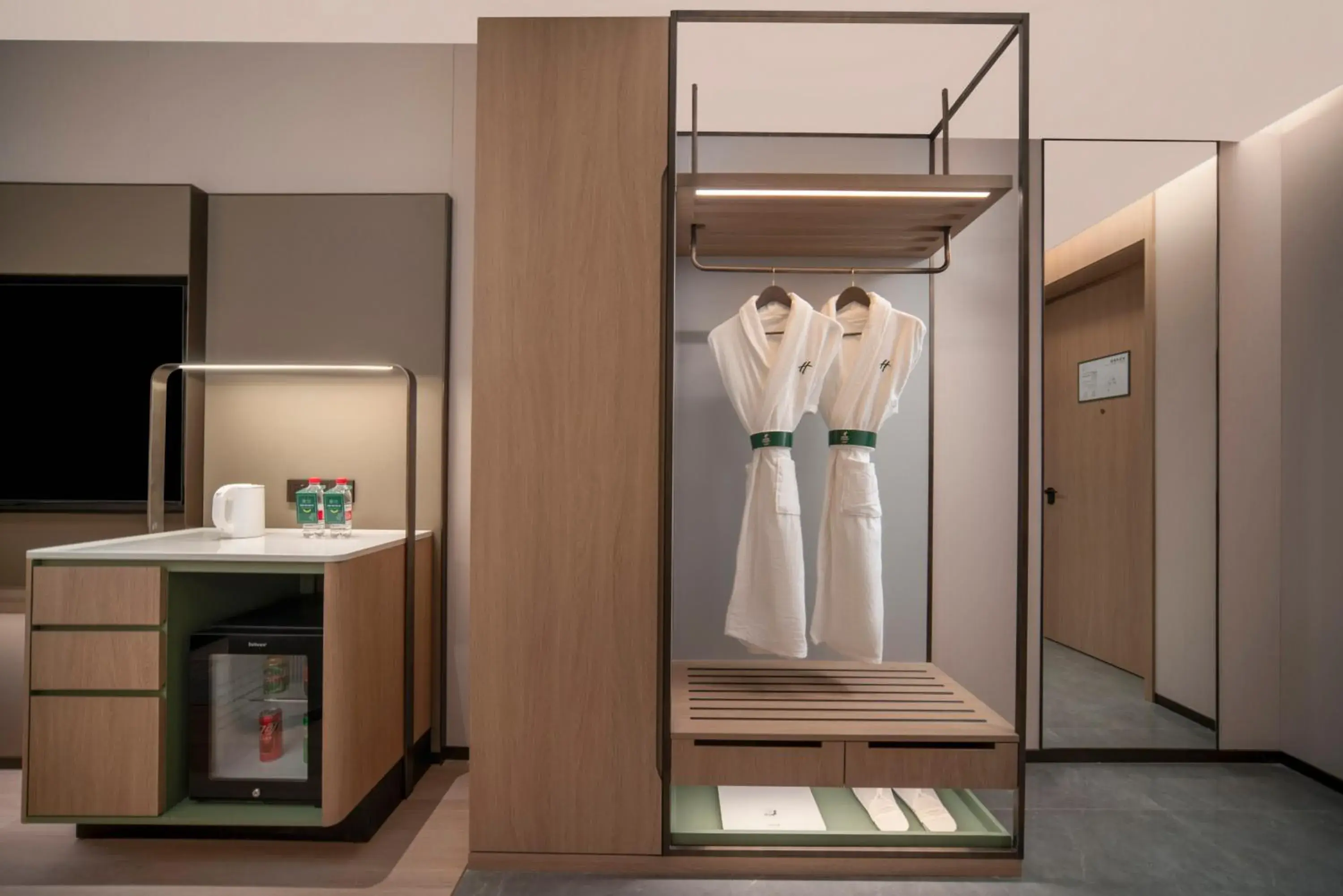 Standard Room in Holiday Inn Qingdao CBD by IHG Standard Room in Holiday Inn Qingdao CBD by IHG