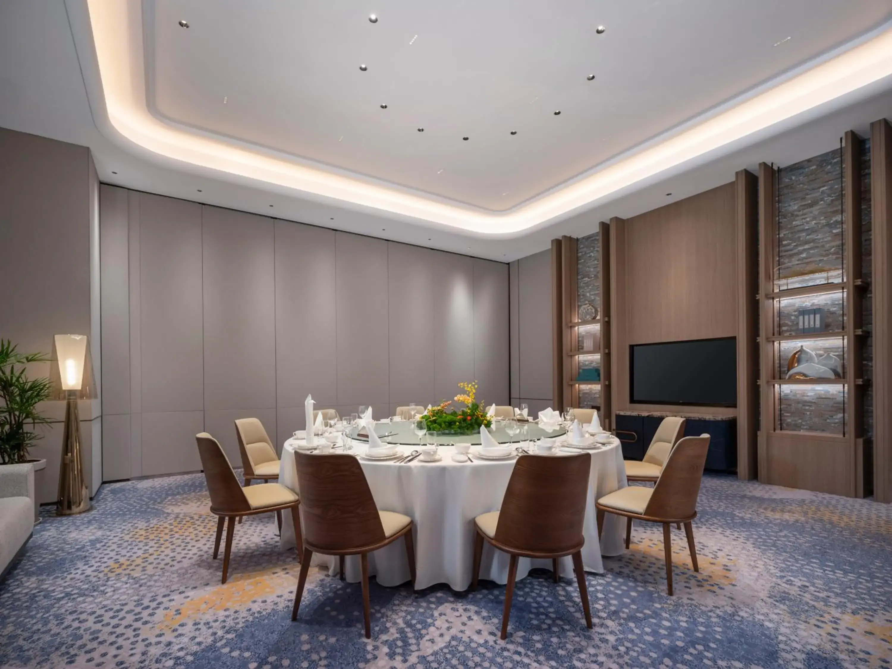 Restaurant/places to eat in Holiday Inn Qingdao CBD by IHG Restaurant/places to eat in Holiday Inn Qingdao CBD by IHG