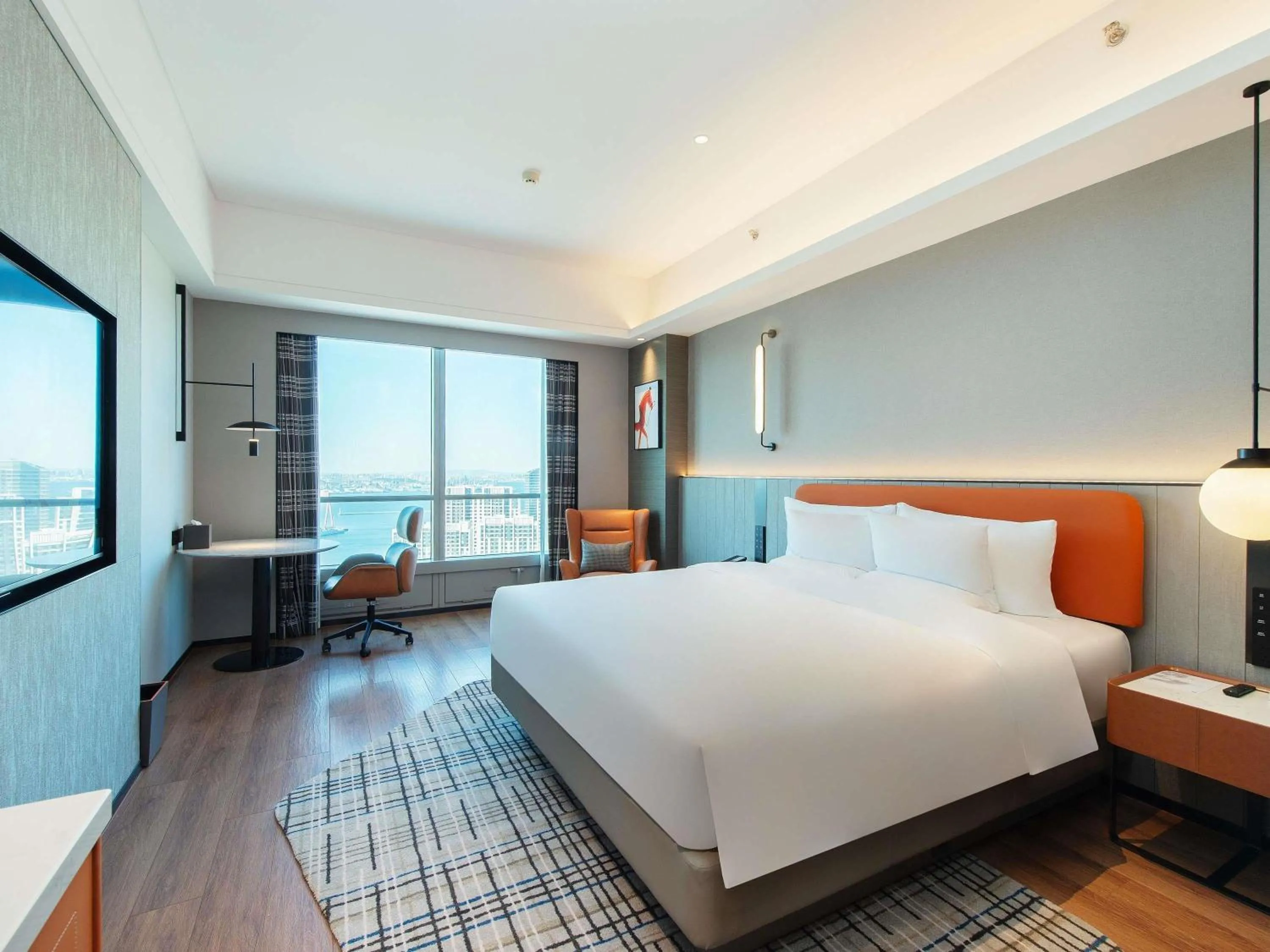 Deluxe King Room with Ocean View in Novotel Dalian Zhongshan Square