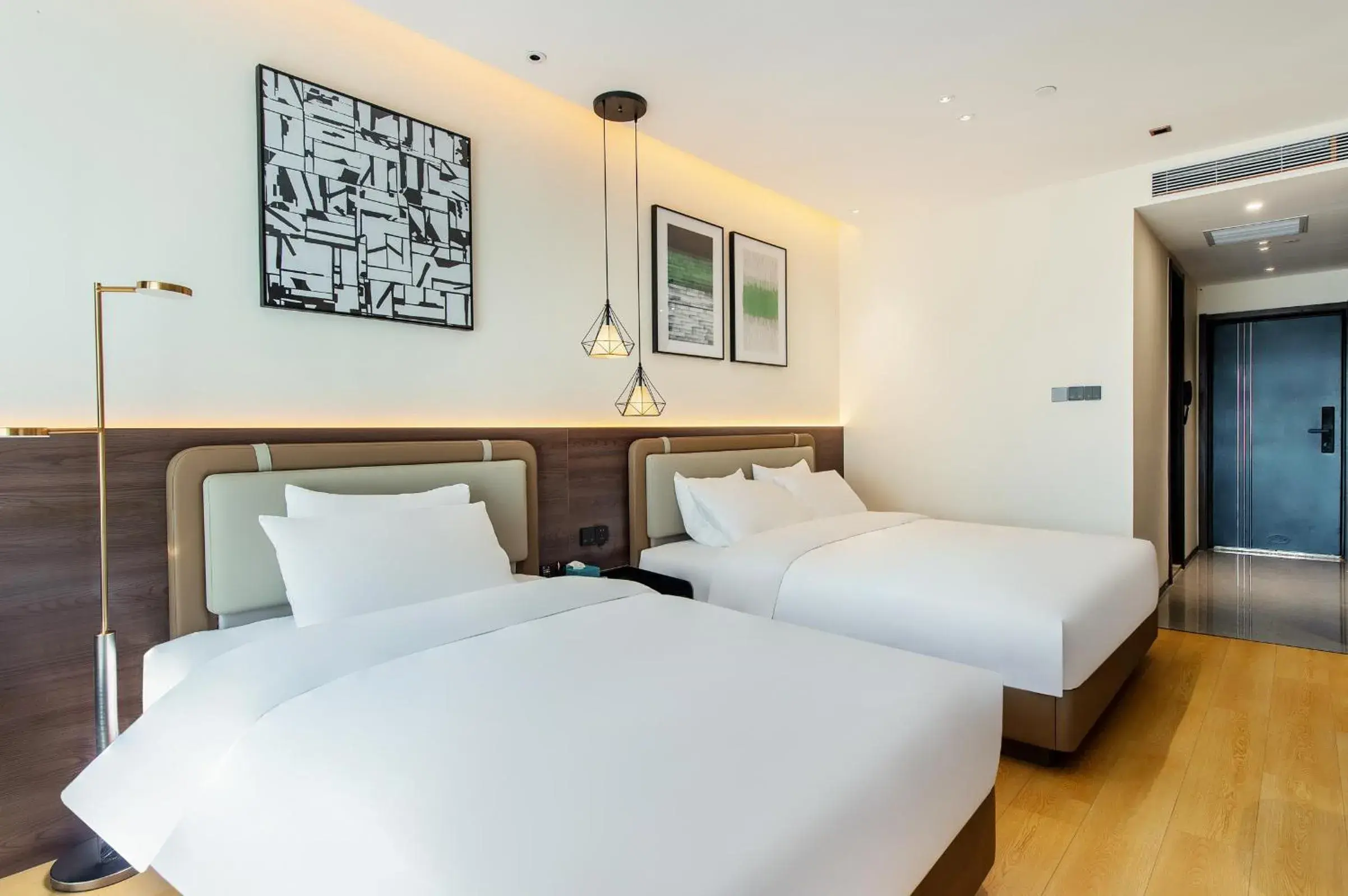 Classic Family Room in Novotel Living Yunnan Dianchi Times Classic Family Room in Novotel Living Yunnan Dianchi Times
