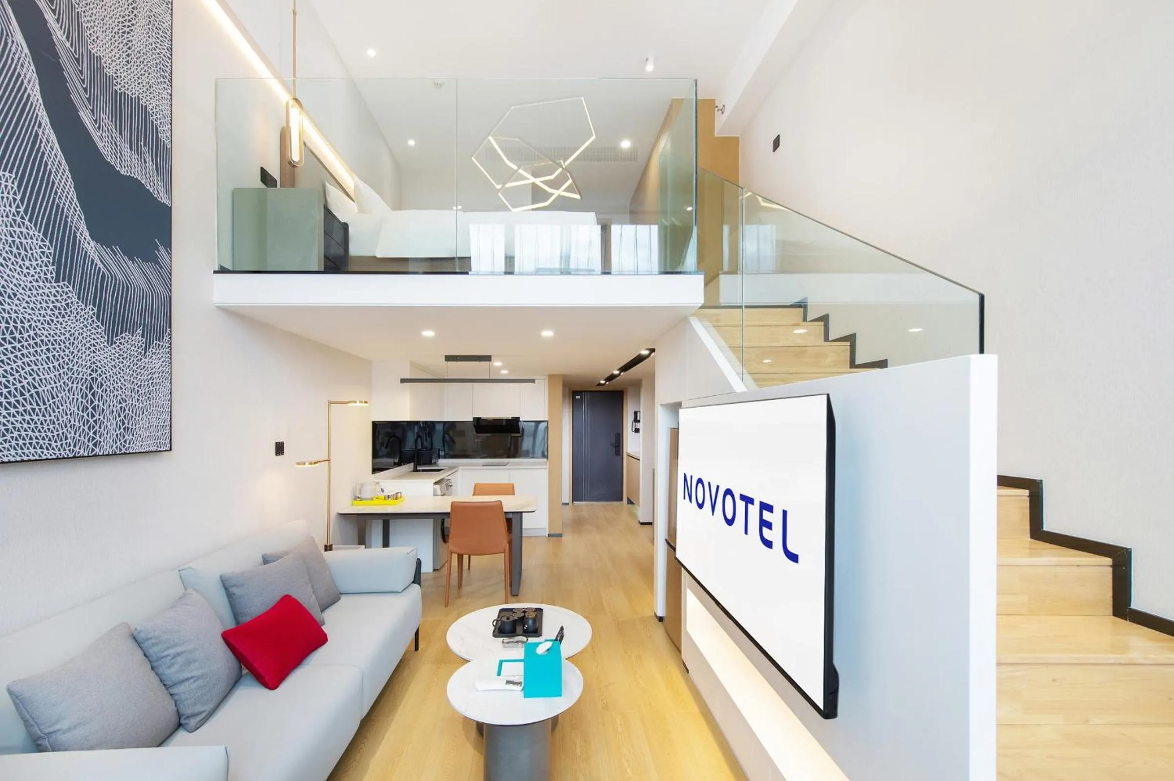 Superior King Suite - Duplex in Novotel Living Yunnan Dianchi Times