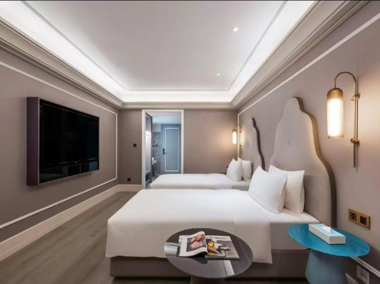 Seating area, Bed in Mercure Nanjing South Railway Station