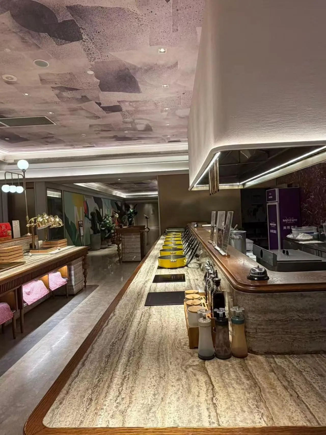 Restaurant/places to eat in Mercure Nanjing South Railway Station
