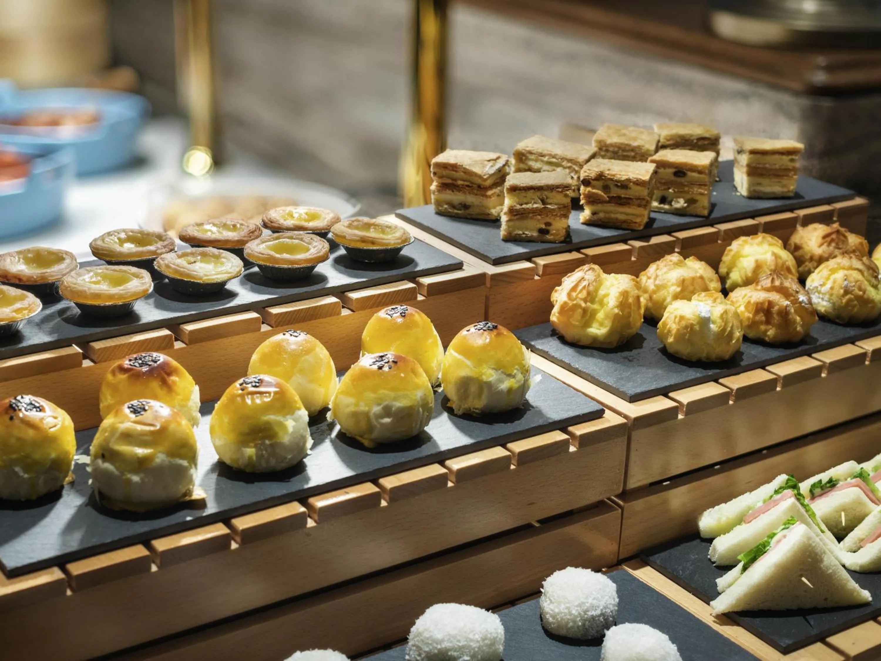 Restaurant/places to eat in Mercure Nanjing South Railway Station