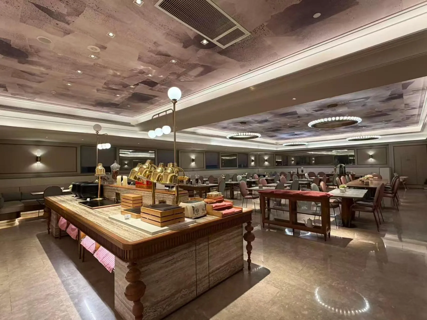 Restaurant/places to eat in Mercure Nanjing South Railway Station