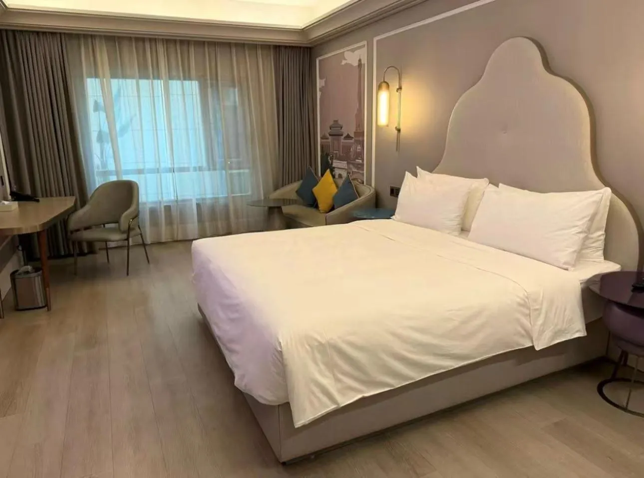 Seating area, Bed in Mercure Nanjing South Railway Station