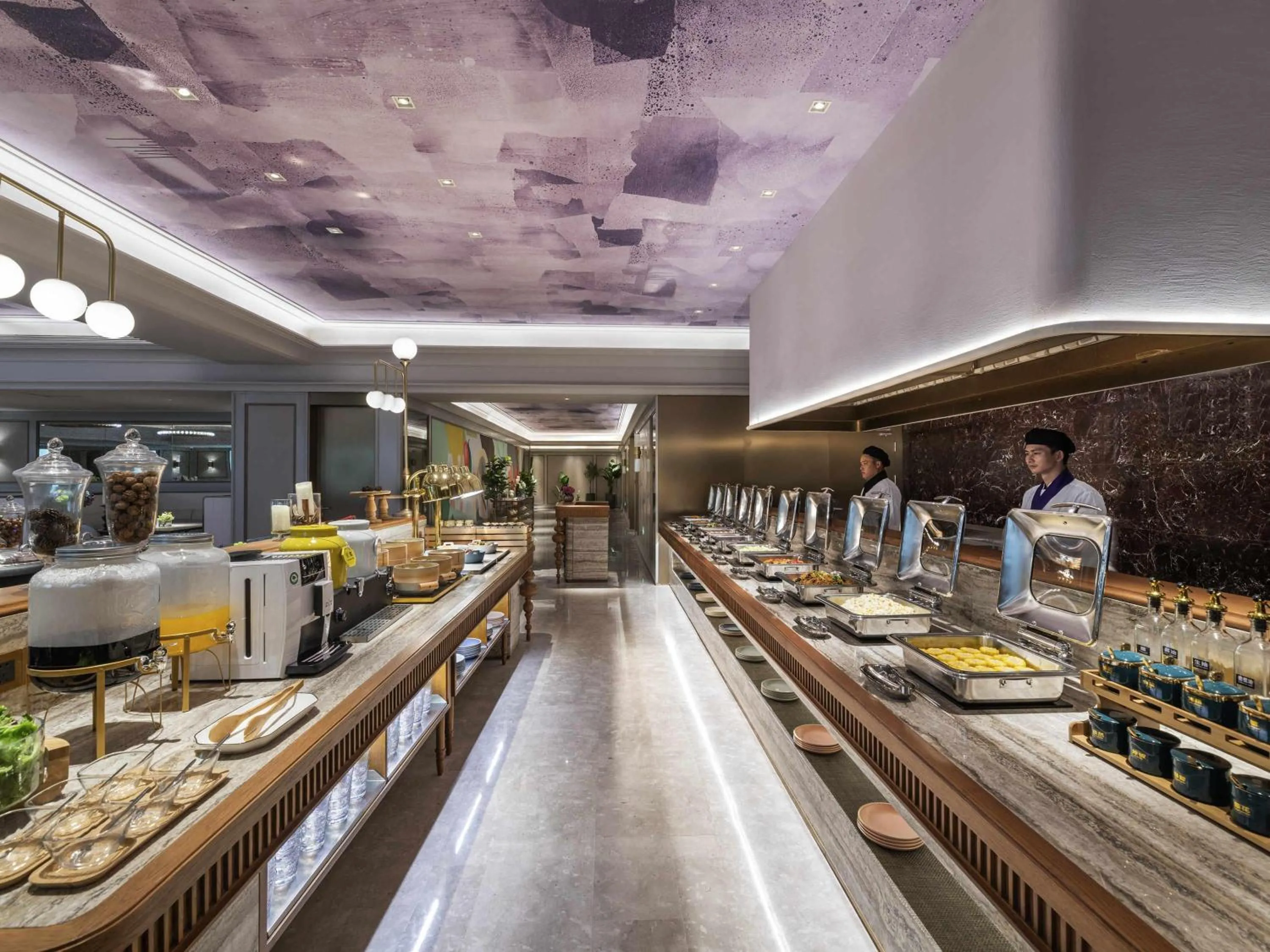 Restaurant/places to eat in Mercure Nanjing South Railway Station