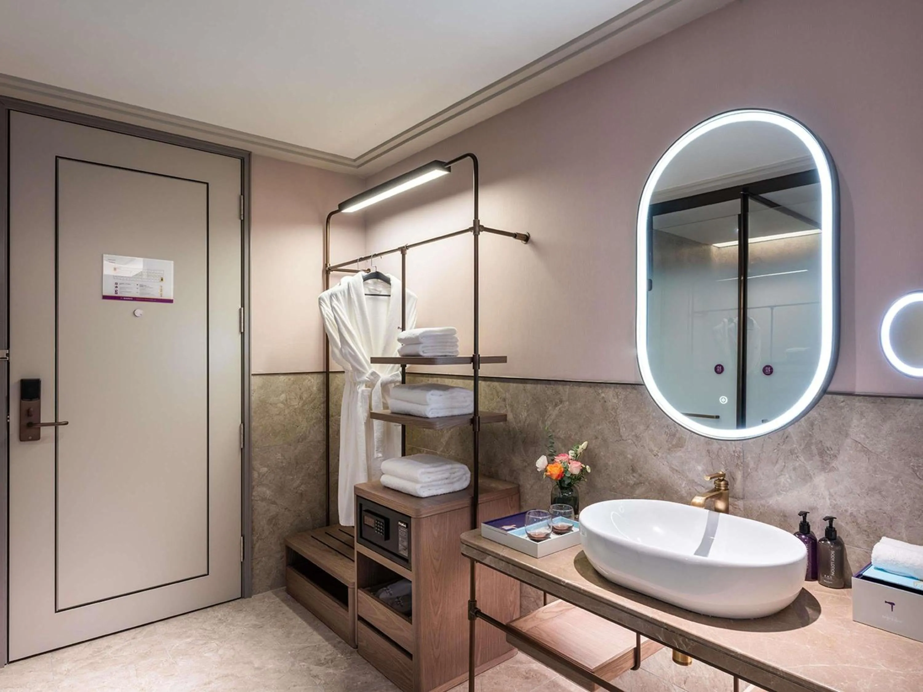 Bedroom in Mercure Qinhuangdao Downtown