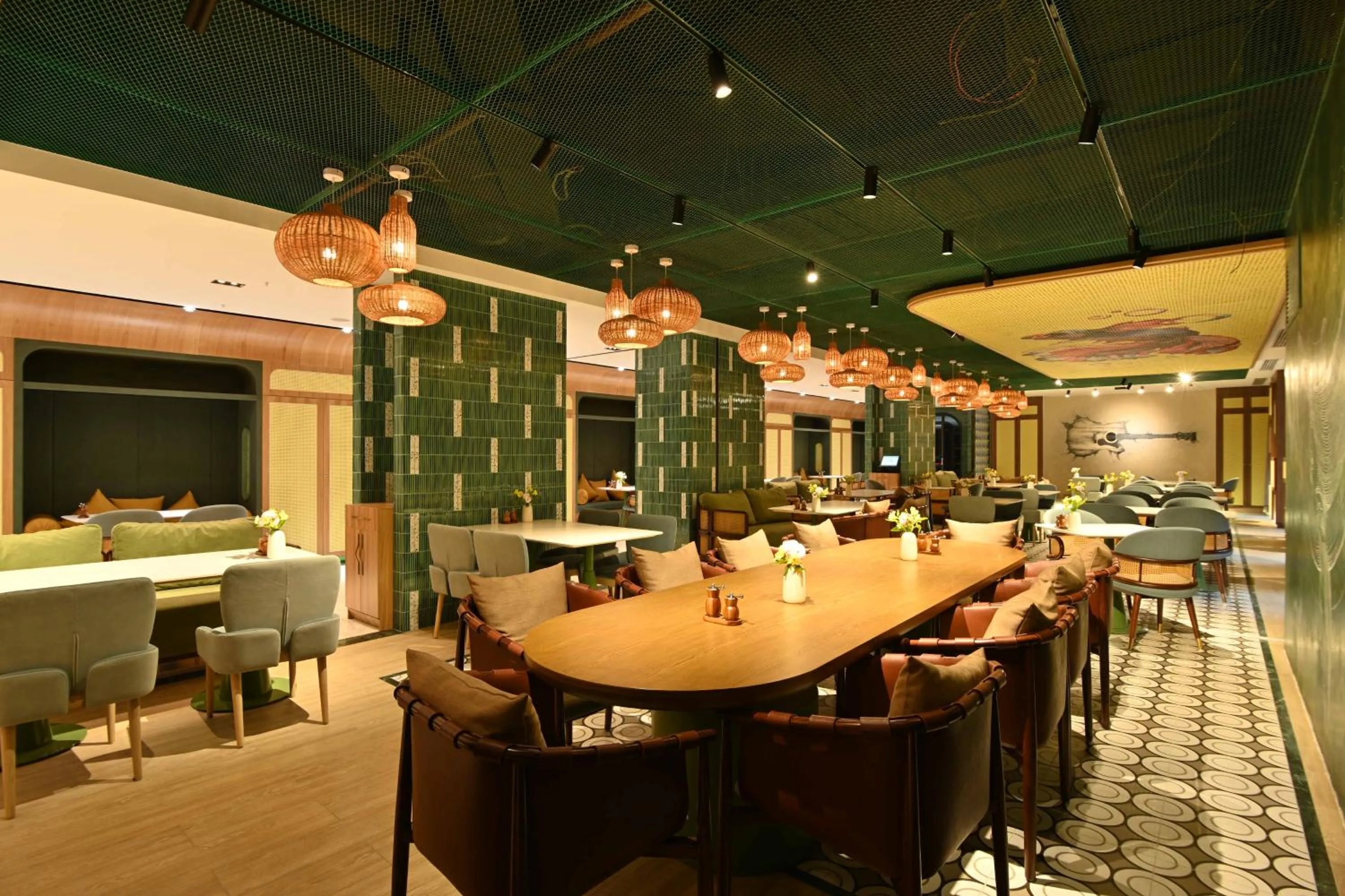 Restaurant/places to eat in Mercure Tashkent North