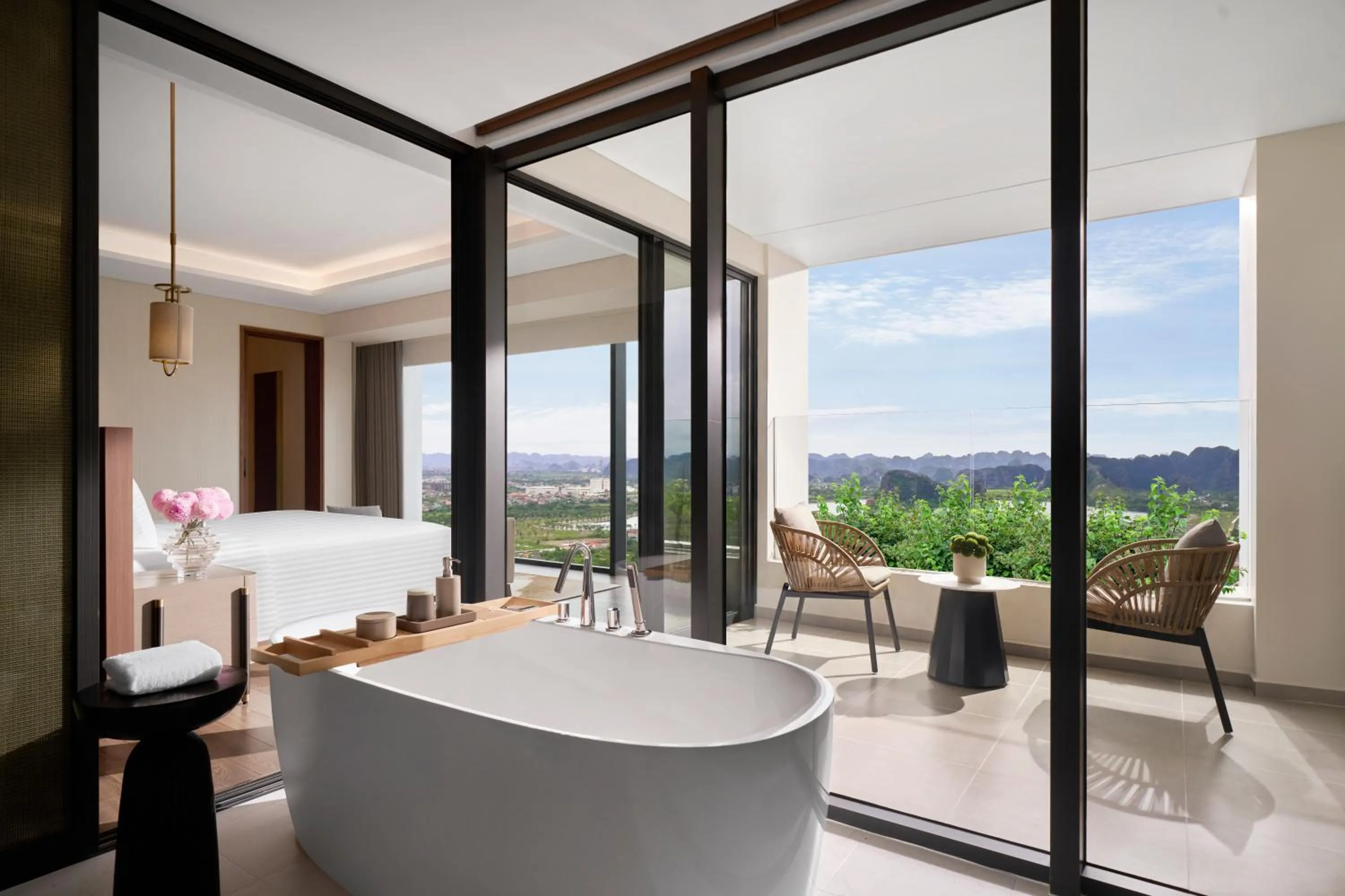 Shower in Pullman Ninh Binh