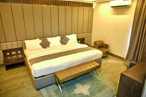 Lunar Signature Hotel & Suites
