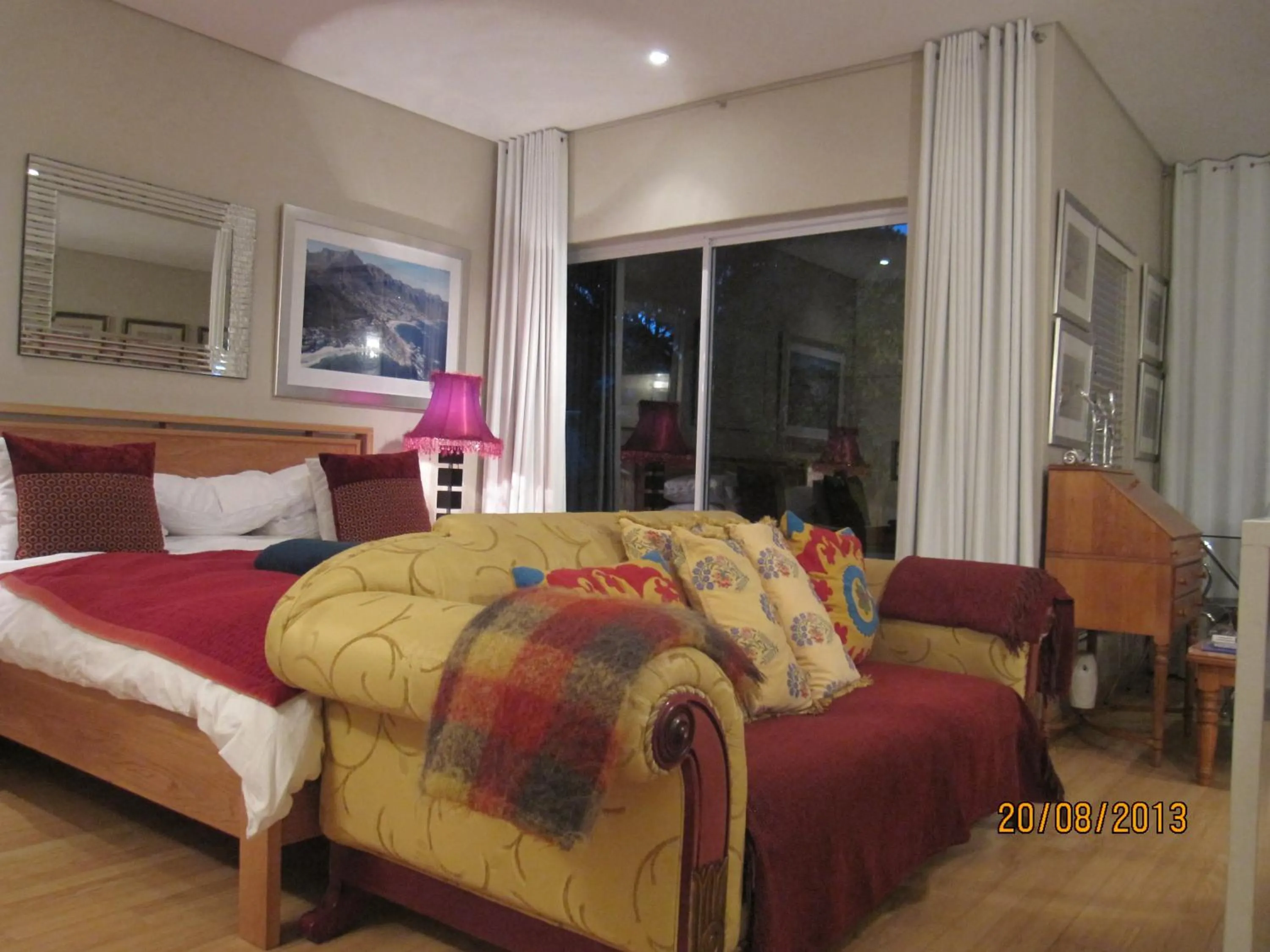 Bed in Navona Constantia Guest Cottage