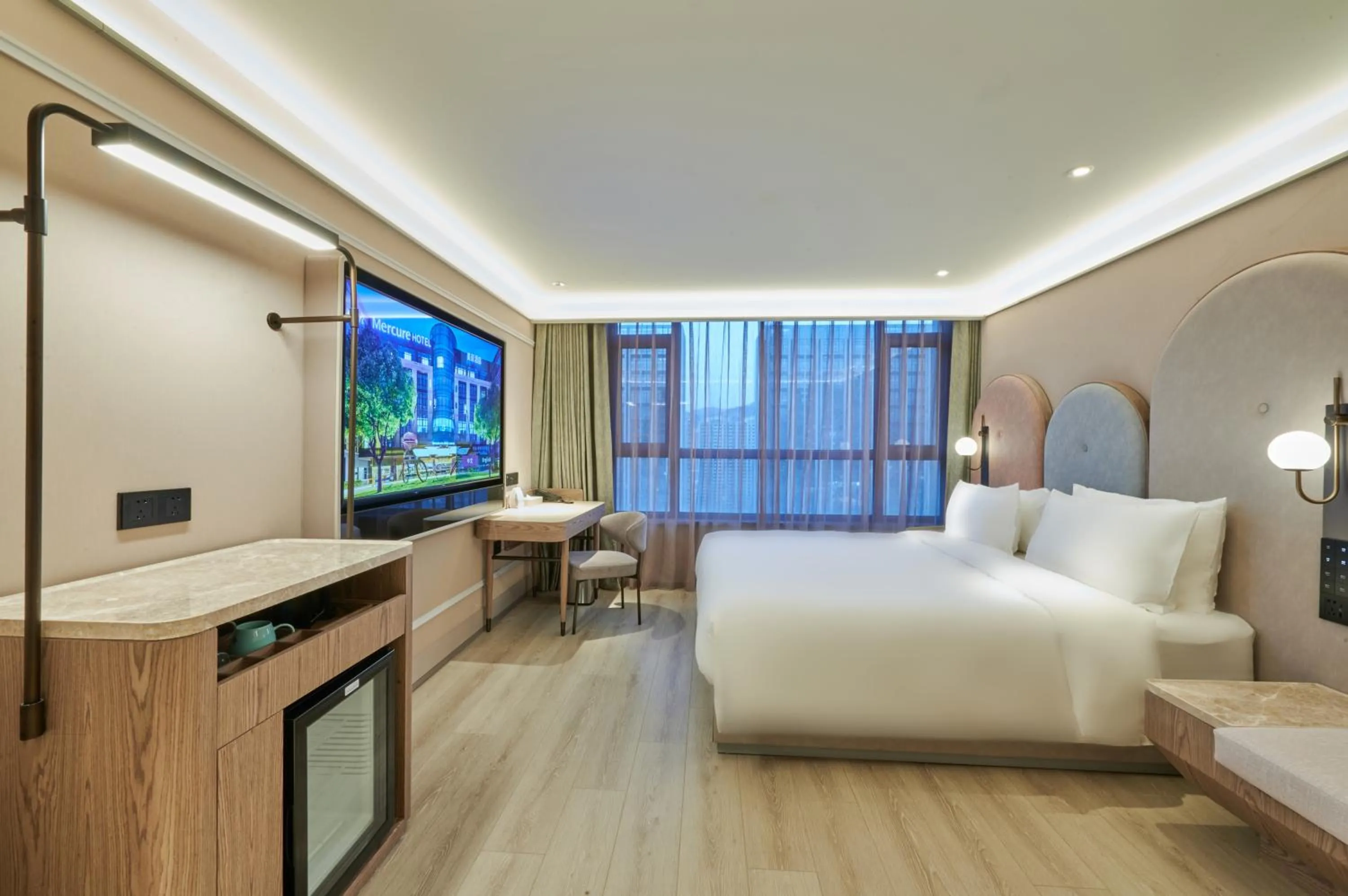 Photo of the whole room, Bed in Mercure Lanzhou West