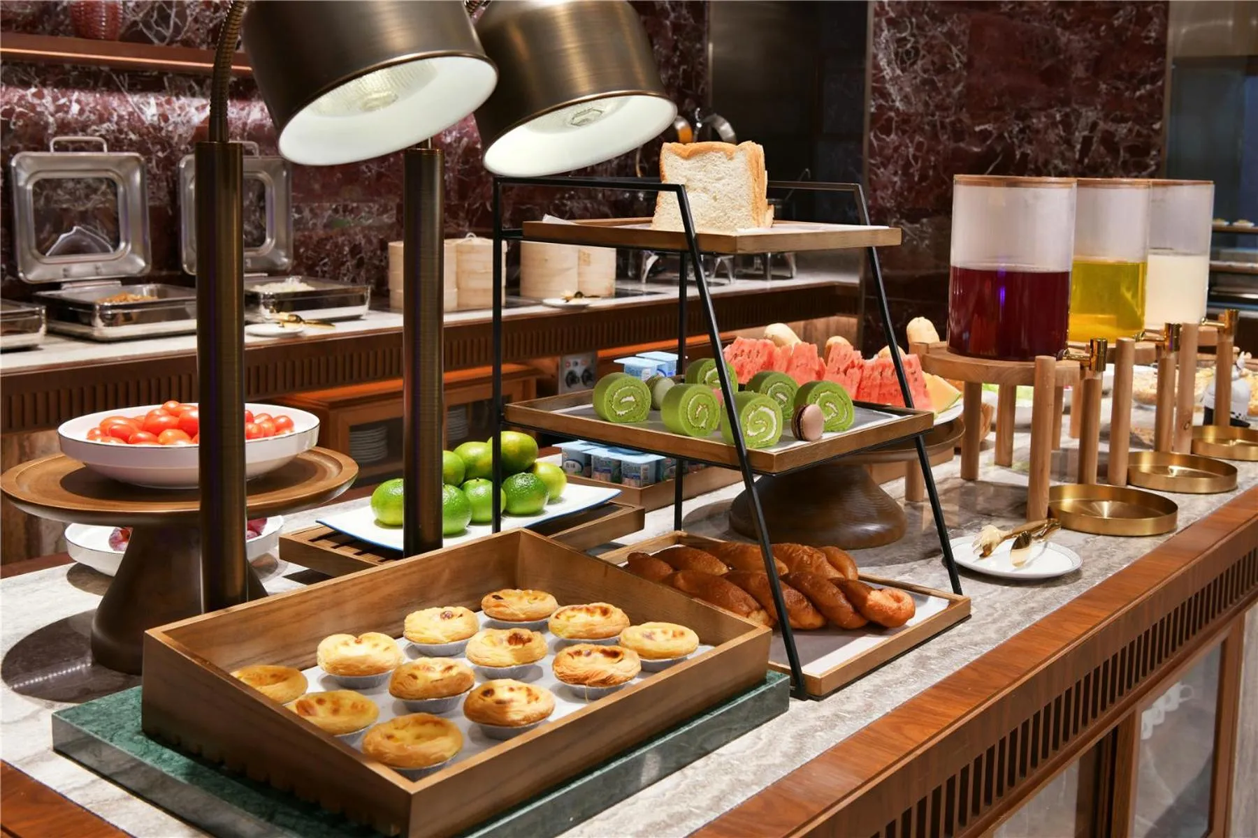 Restaurant/places to eat in Mercure Anshun Railway Station