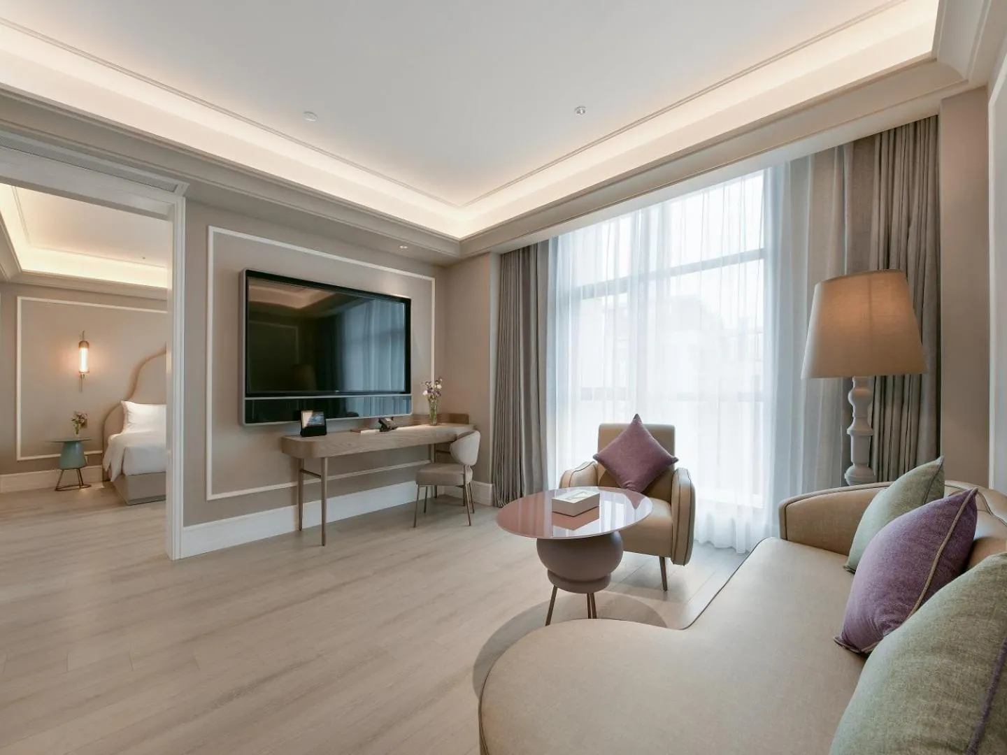 Communal lounge/ TV room in Mercure Anshun Railway Station