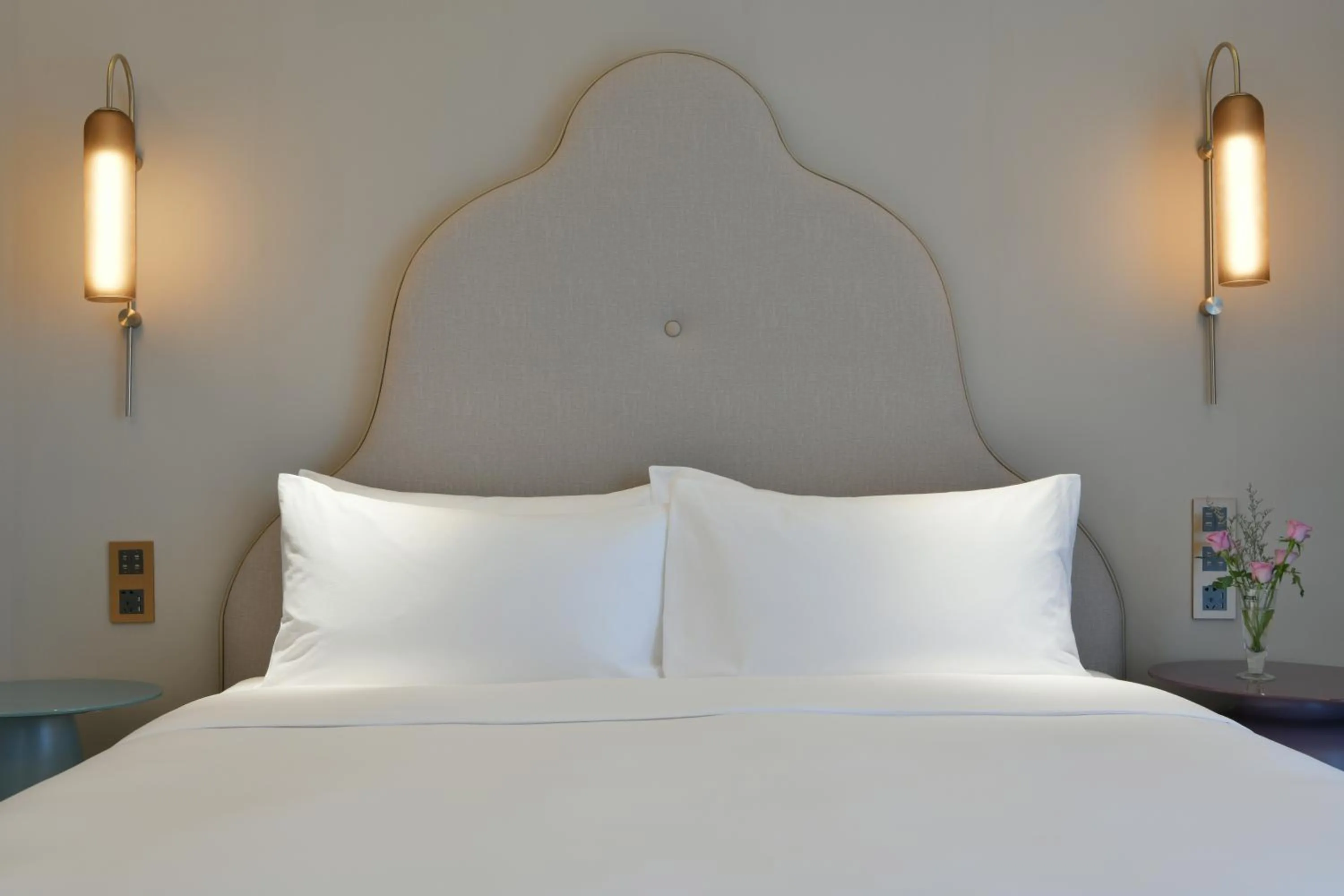 Bed in Mercure Anshun Railway Station