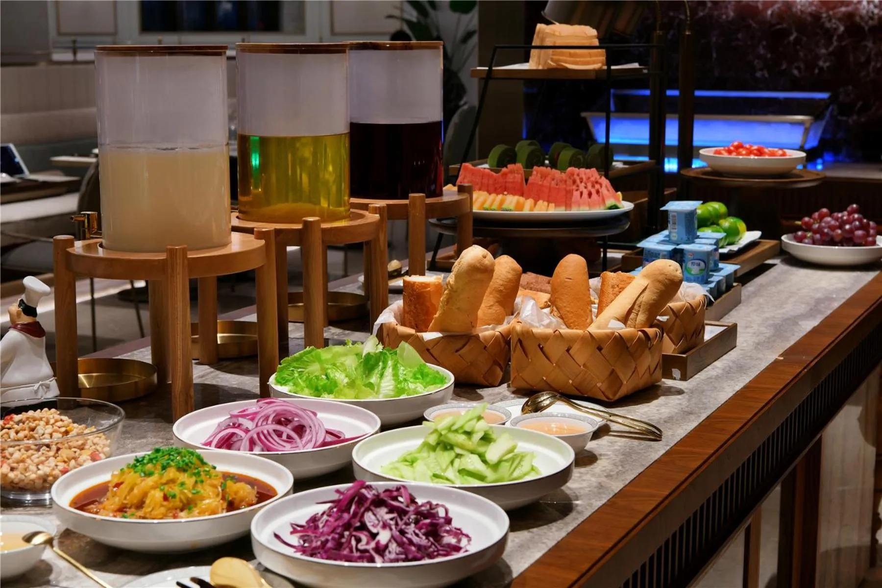 Restaurant/places to eat in Mercure Anshun Railway Station