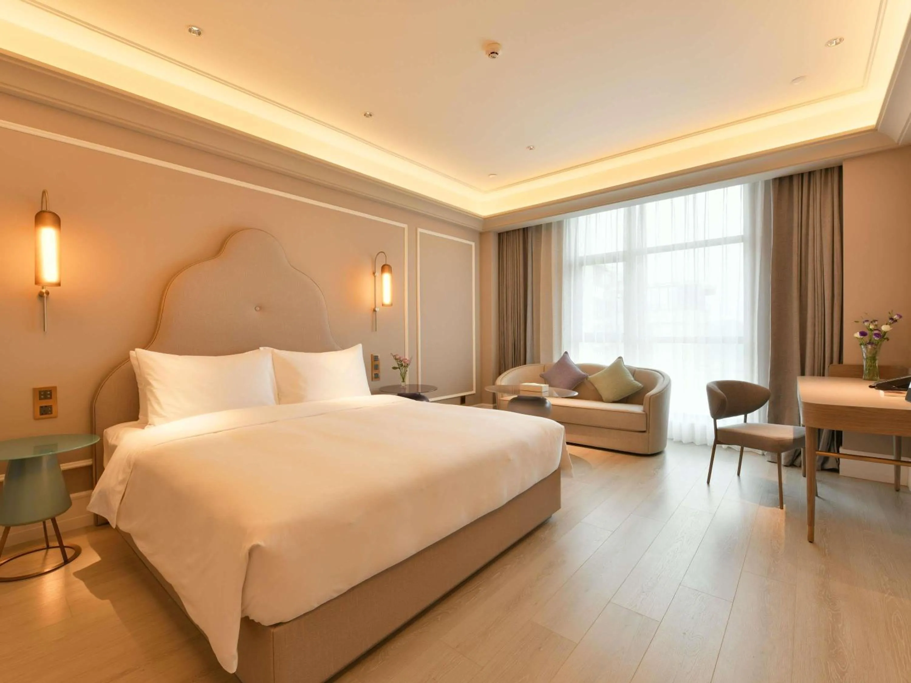 Bedroom, Bed in Mercure Anshun Railway Station