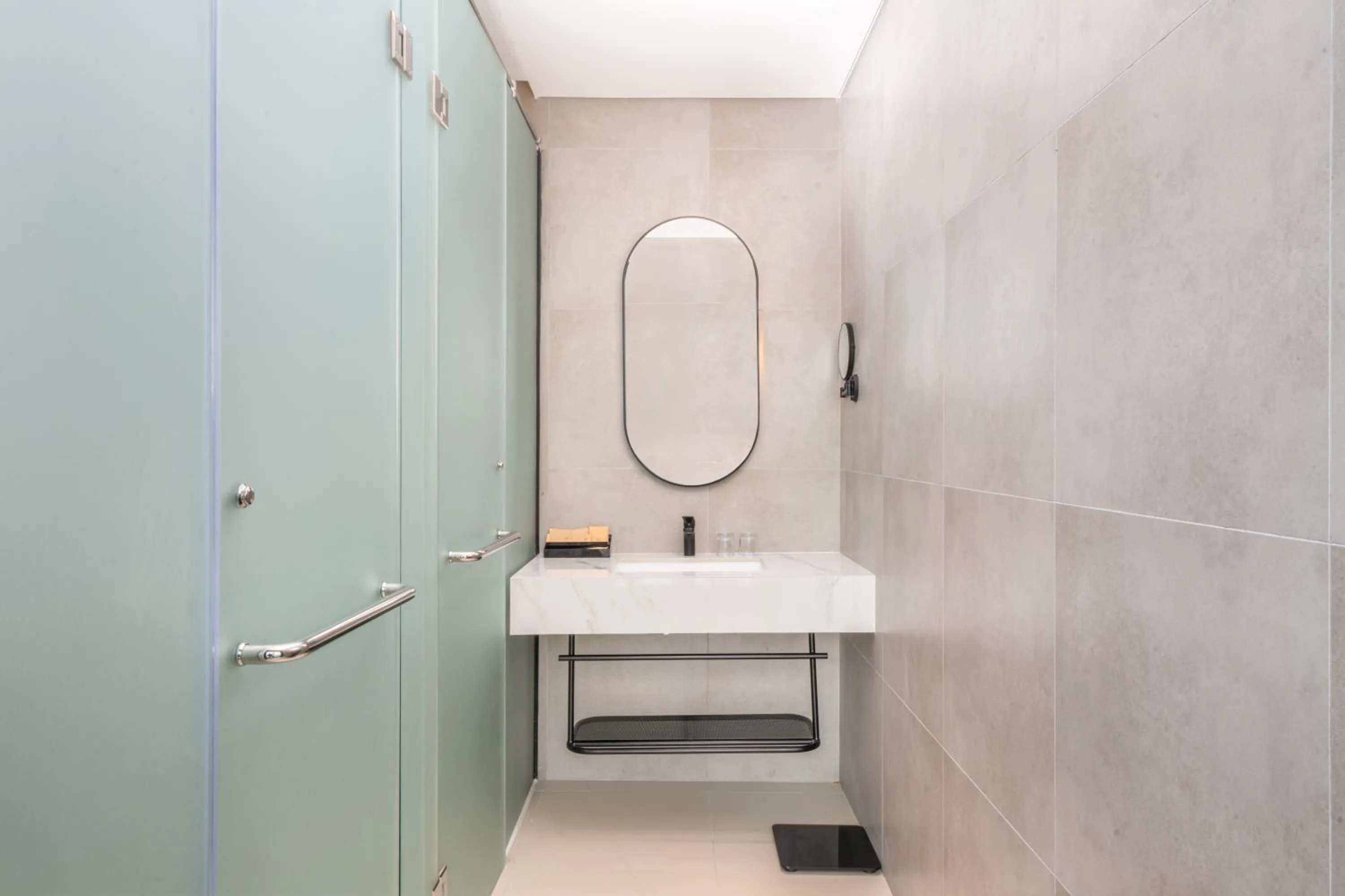 Bathroom in Novotel Jakarta Pulo Mas