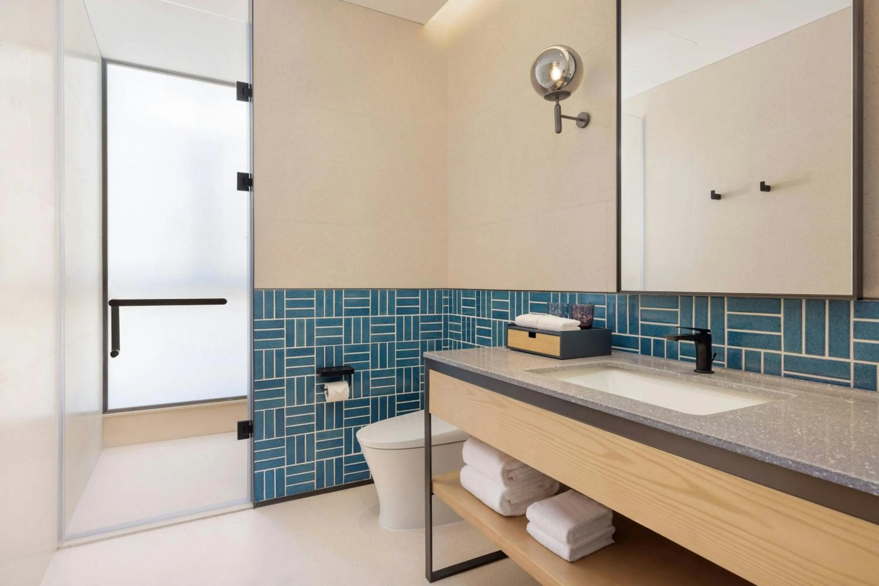 Bathroom in Four Points by Sheraton Guangzhou Bai’e Tan
