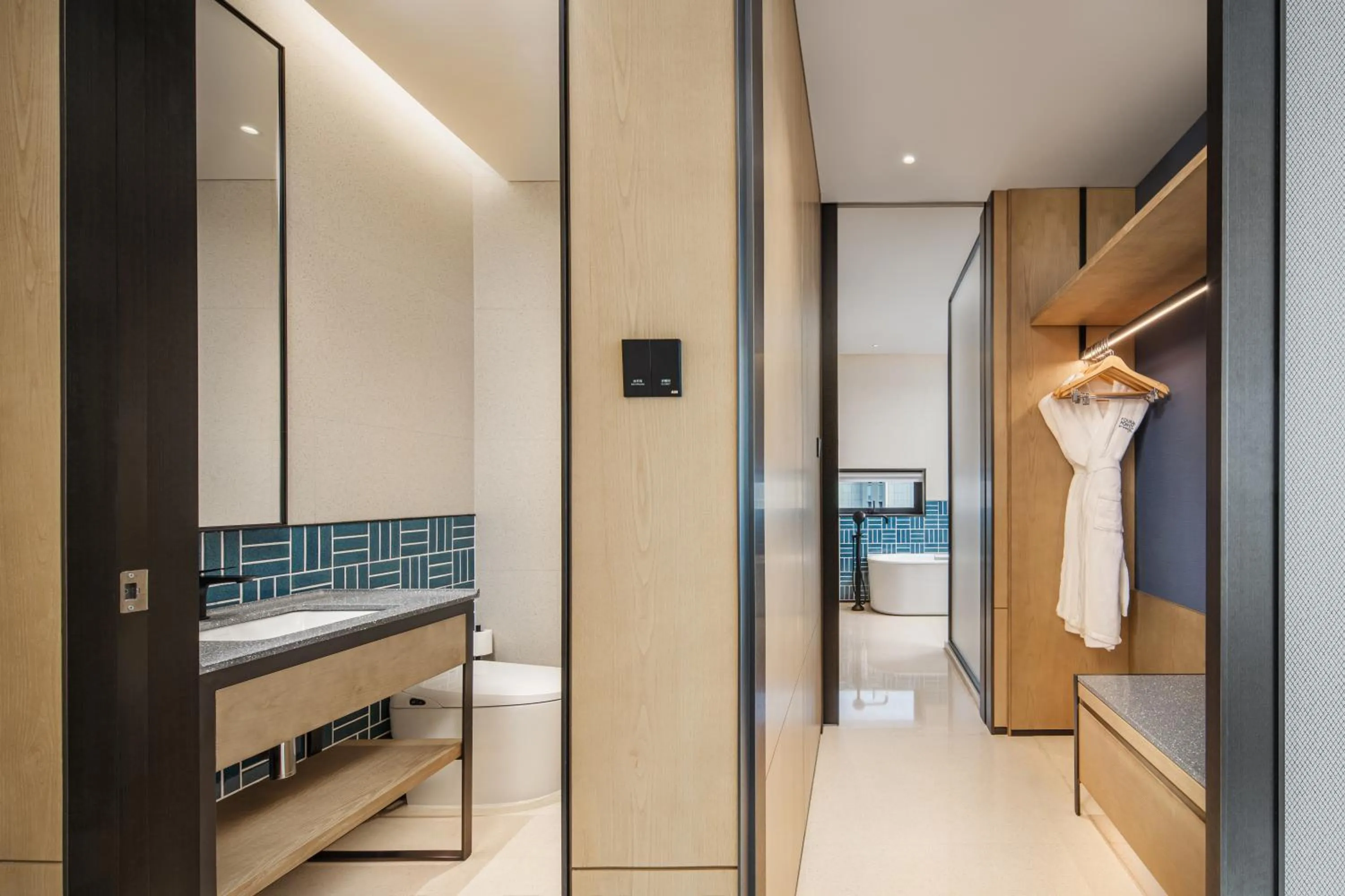 Toilet, Bed in Four Points by Sheraton Guangzhou Bai’e Tan