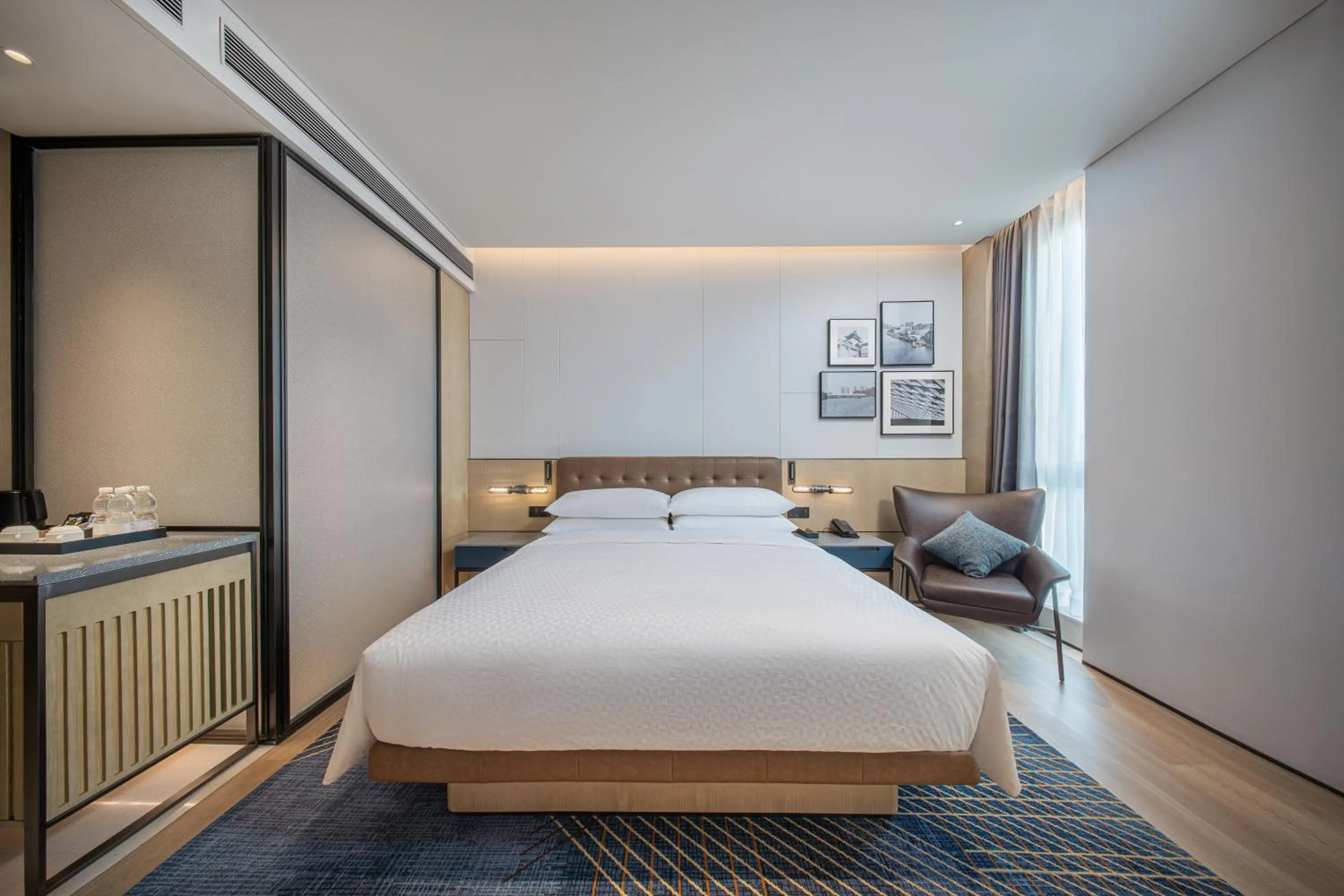 Bed in Four Points by Sheraton Guangzhou Bai’e Tan