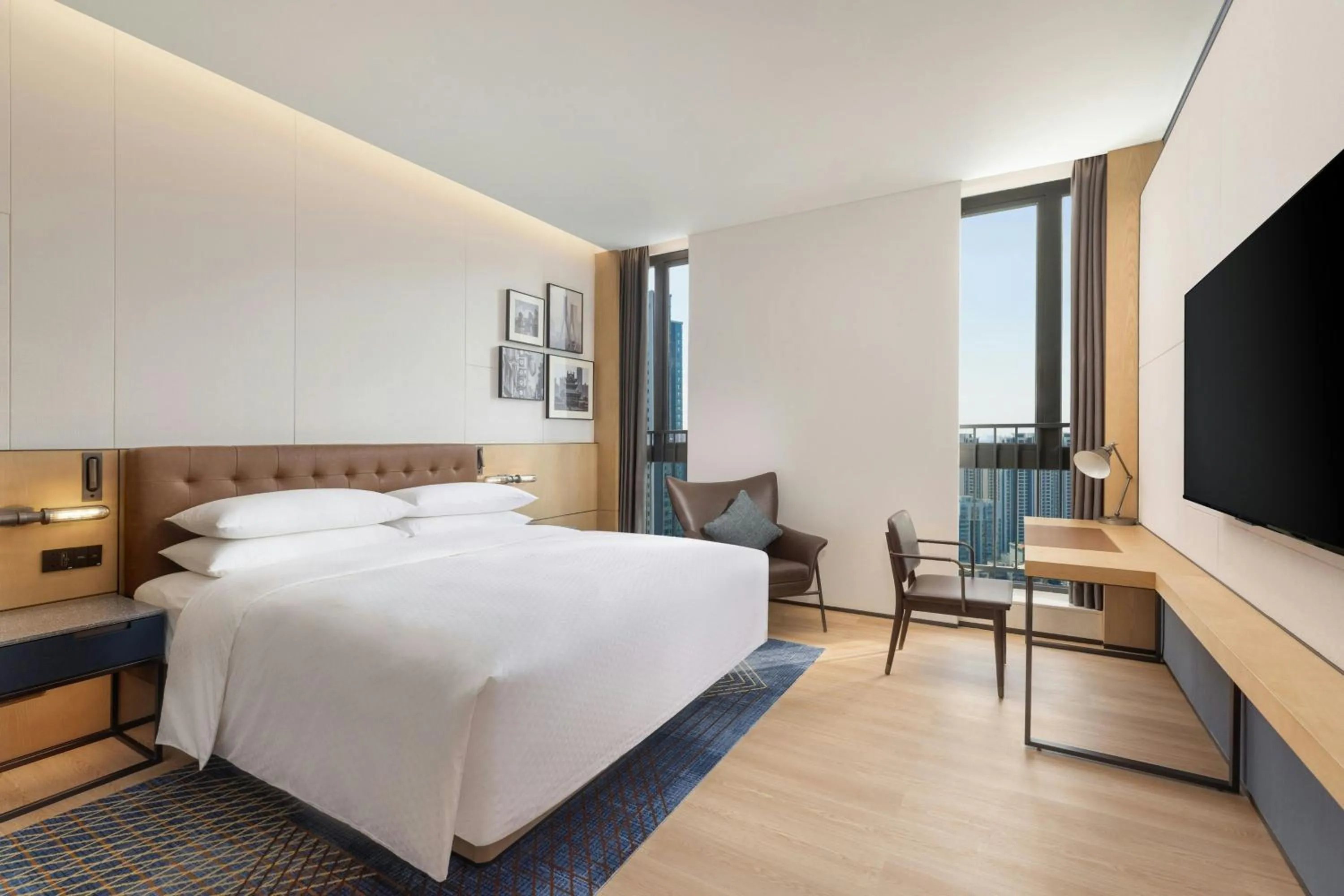 Photo of the whole room, Bed in Four Points by Sheraton Guangzhou Bai’e Tan