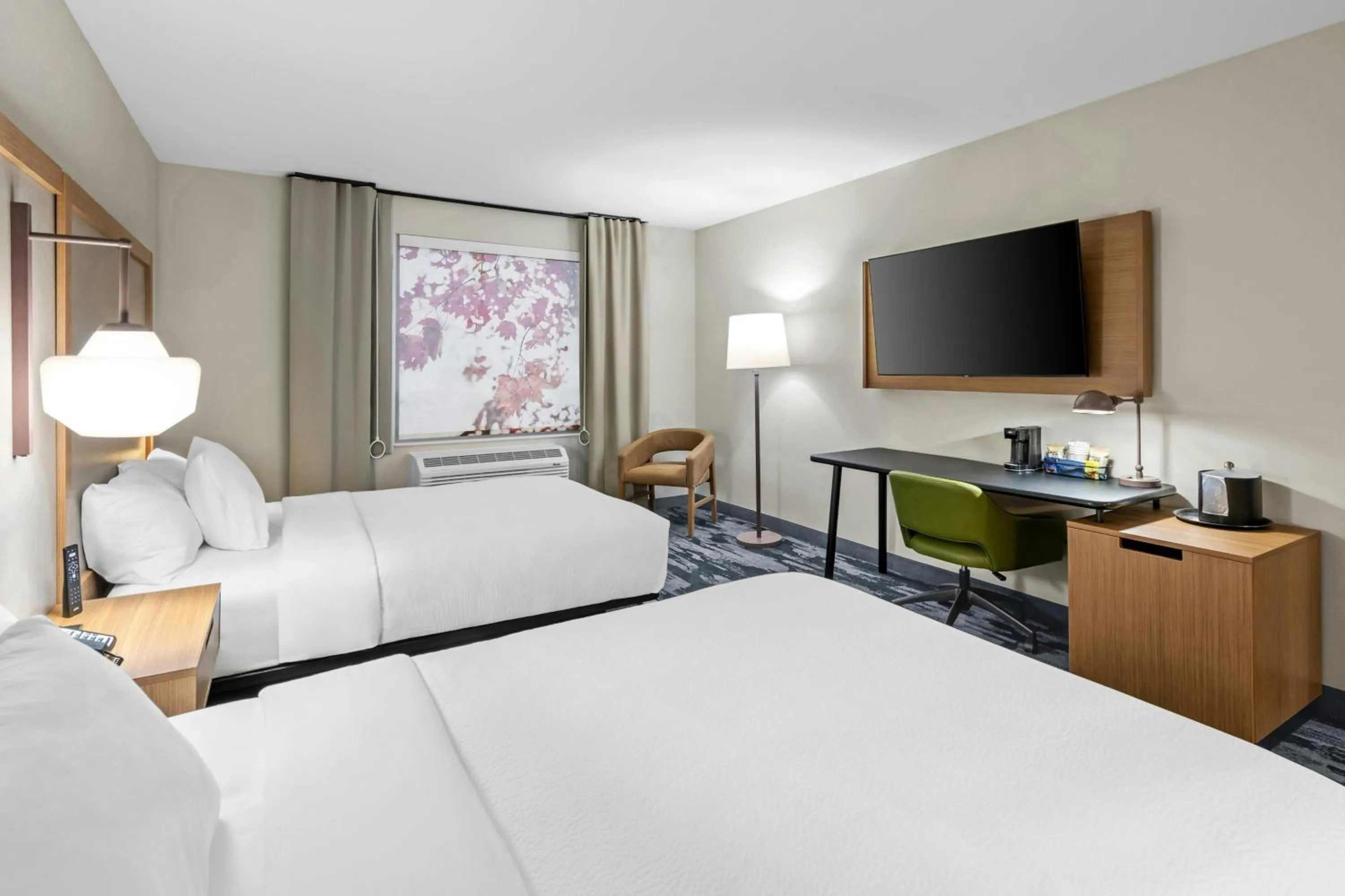 Photo of the whole room, Bed in Fairfield by Marriott Inn & Suites Emporia