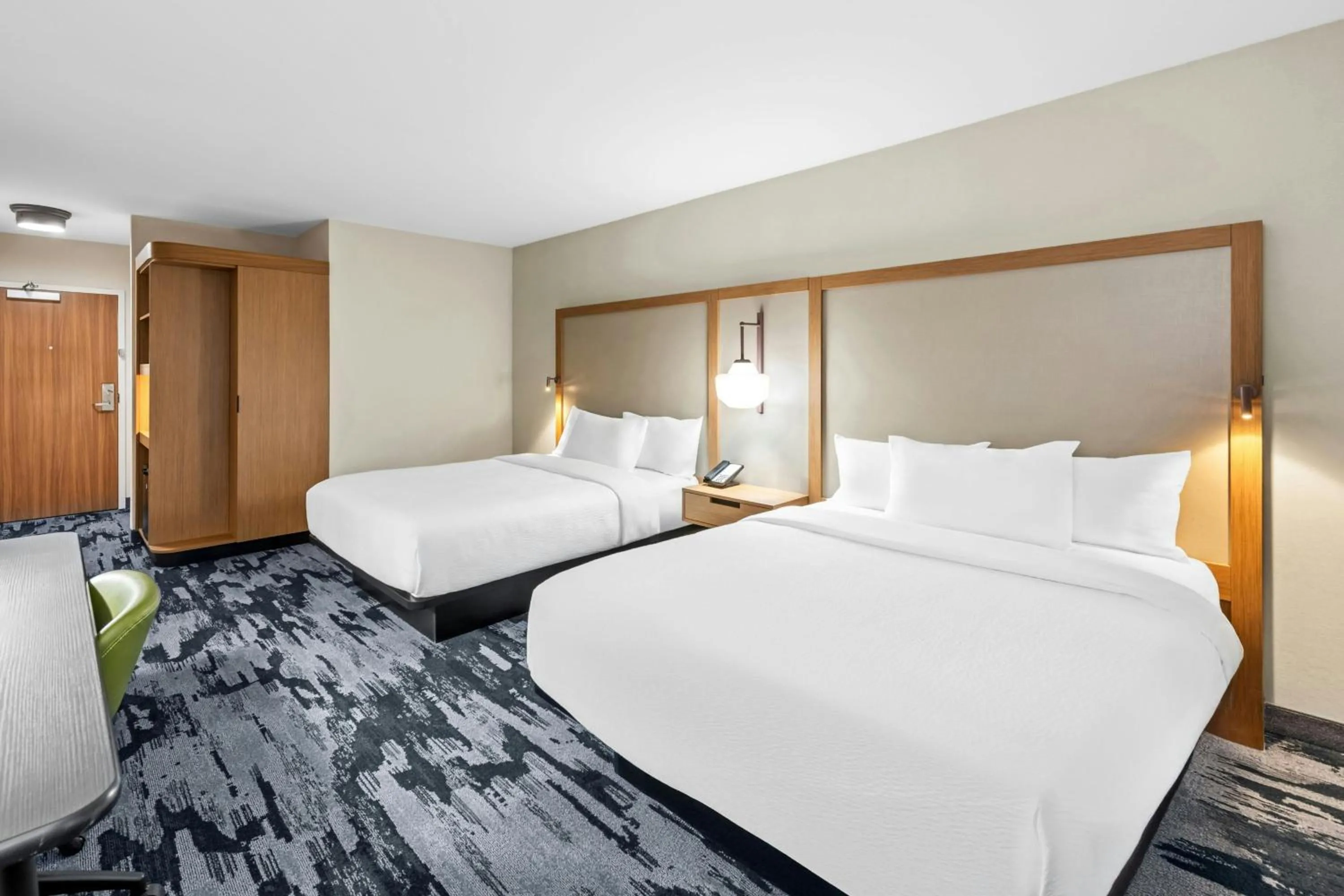Photo of the whole room, Bed in Fairfield by Marriott Inn & Suites Emporia