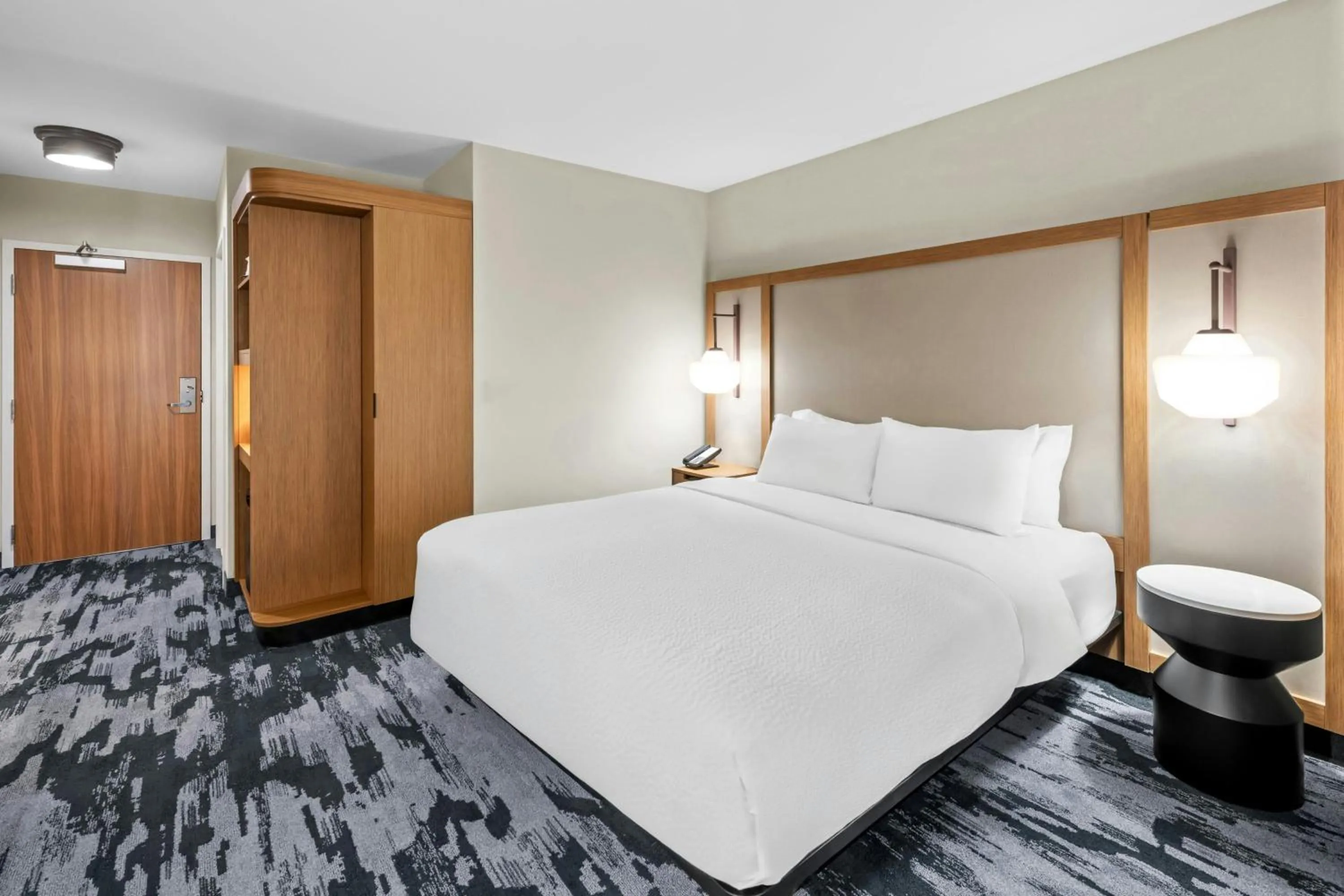 Photo of the whole room, Bed in Fairfield by Marriott Inn & Suites Emporia