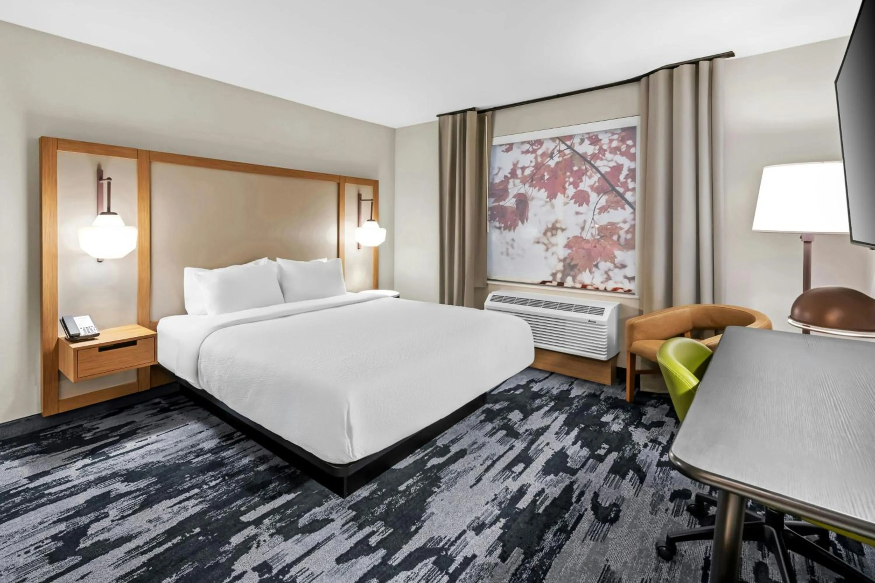 Photo of the whole room, Bed in Fairfield by Marriott Inn & Suites Emporia