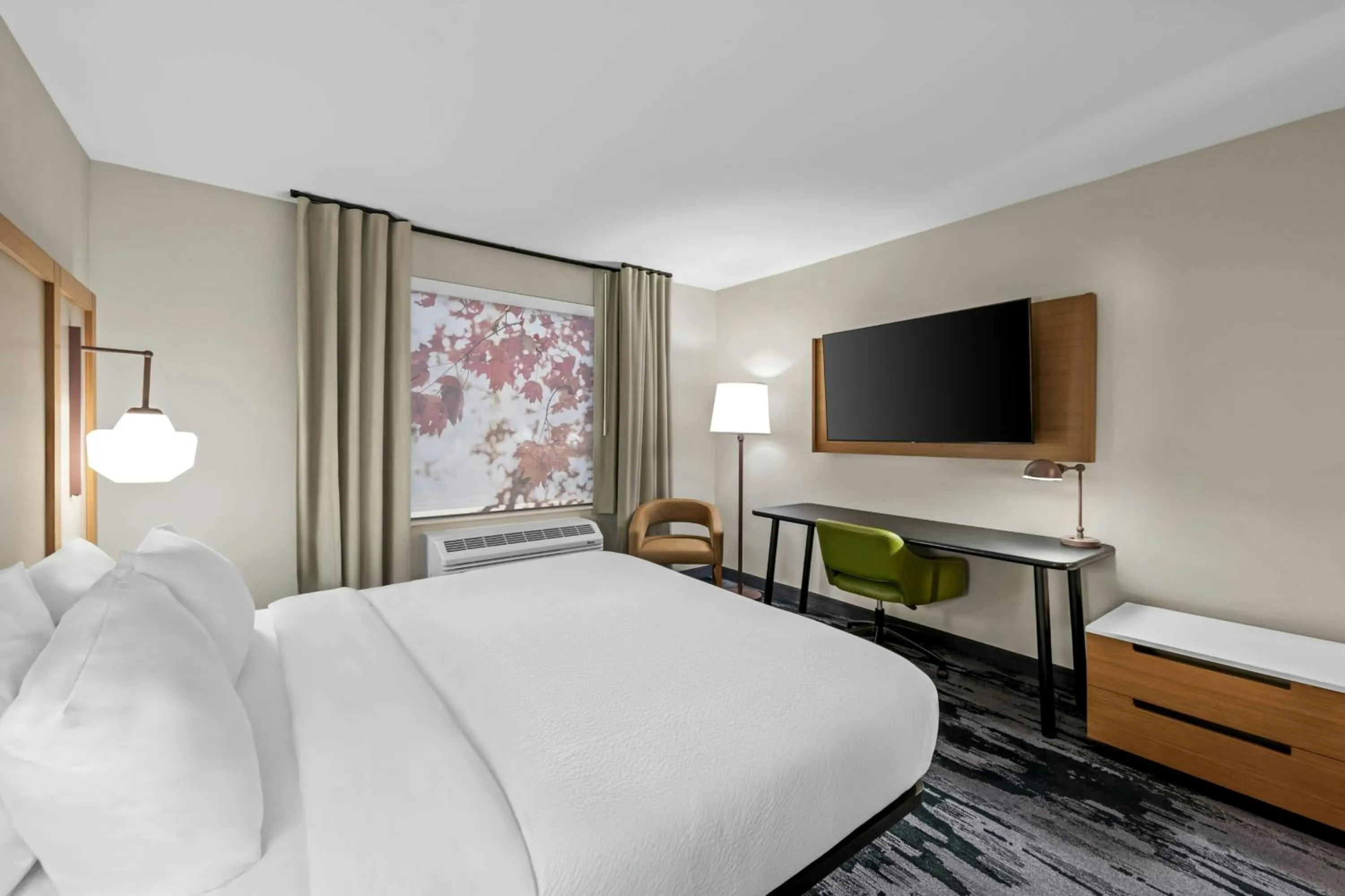 Photo of the whole room, Bed in Fairfield by Marriott Inn & Suites Emporia